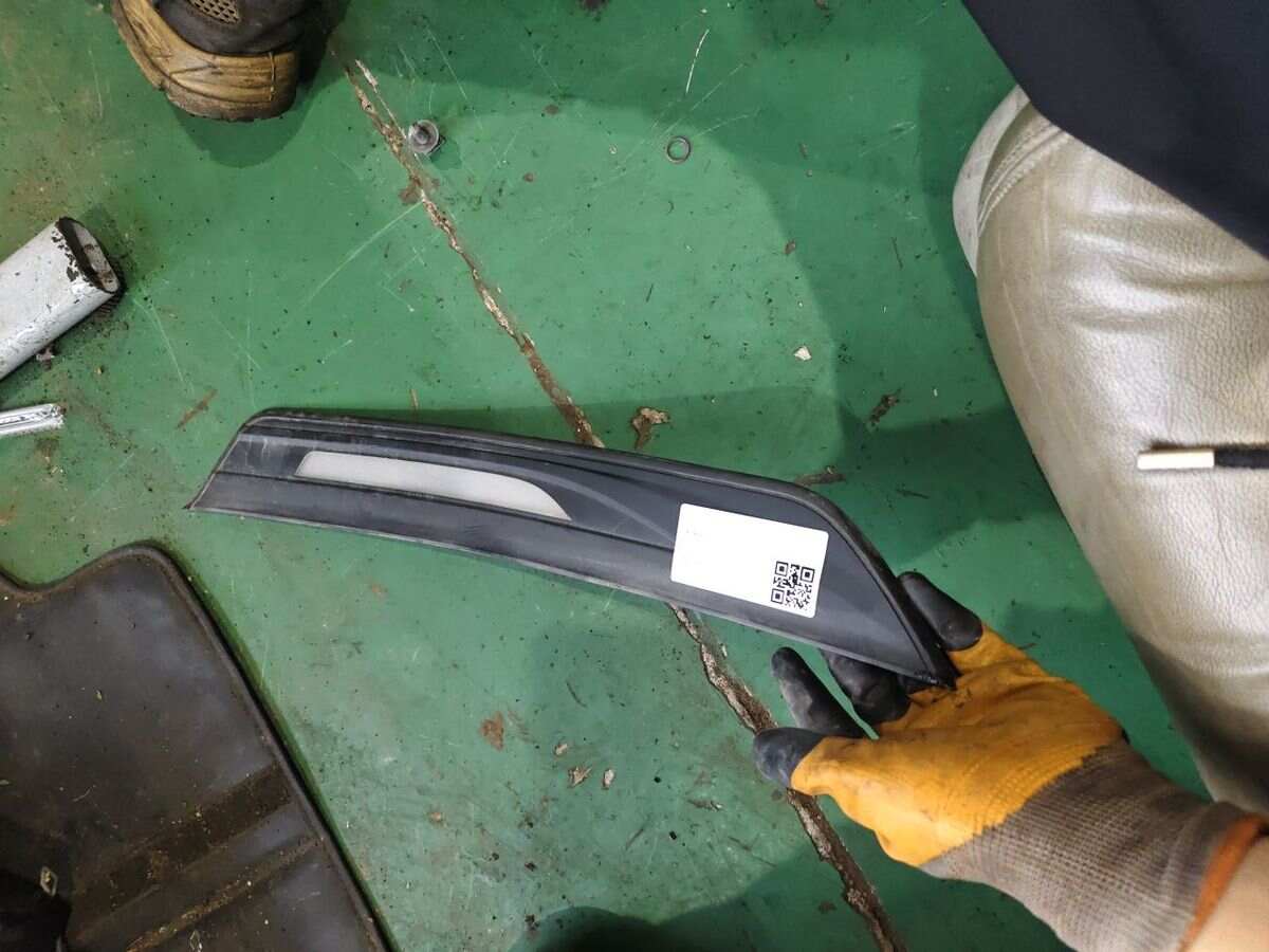 51477203604 Rear Door Sill Trim Panel (Right Outer)