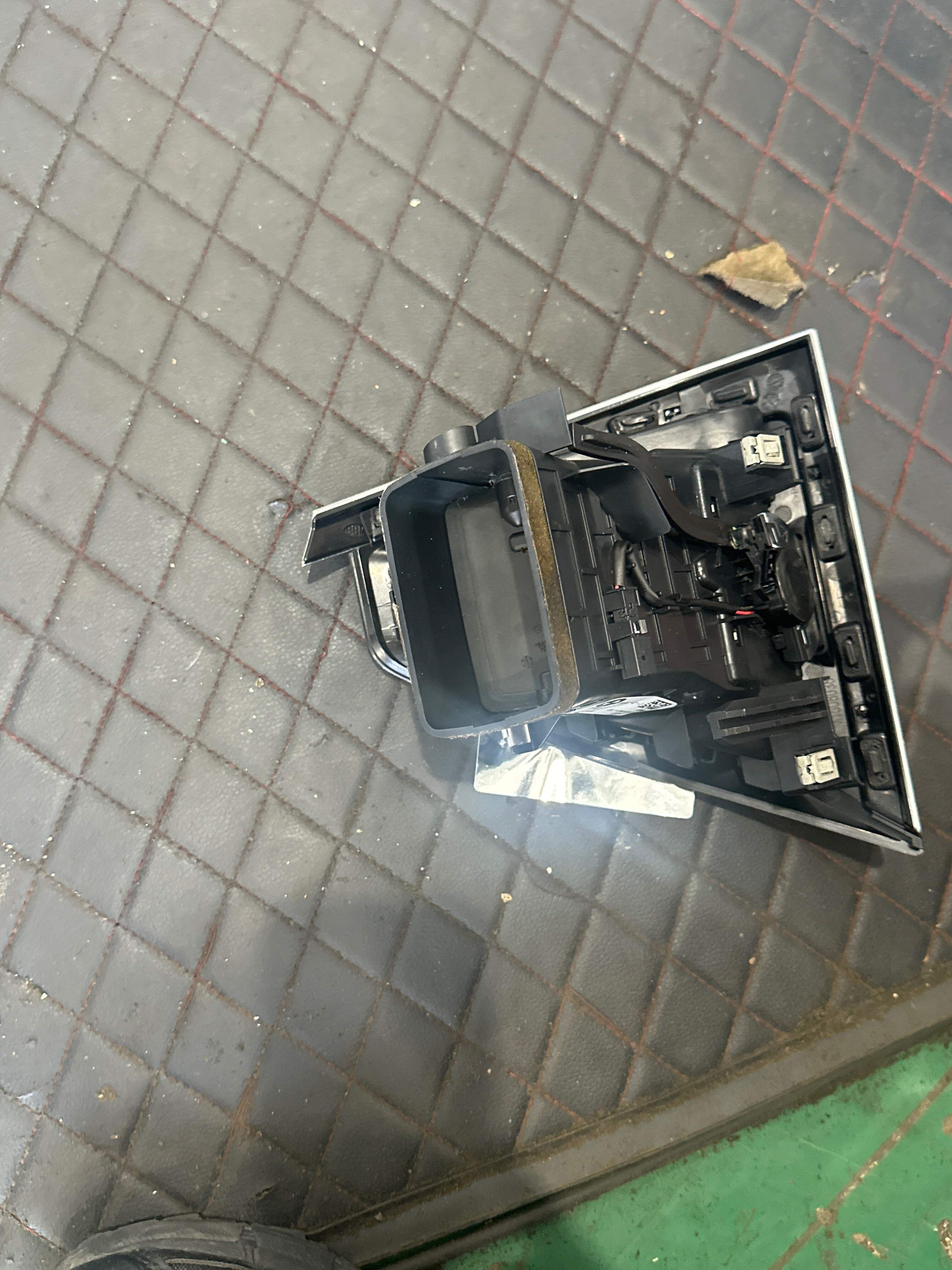 64229363439 Dashboard Vent, Left