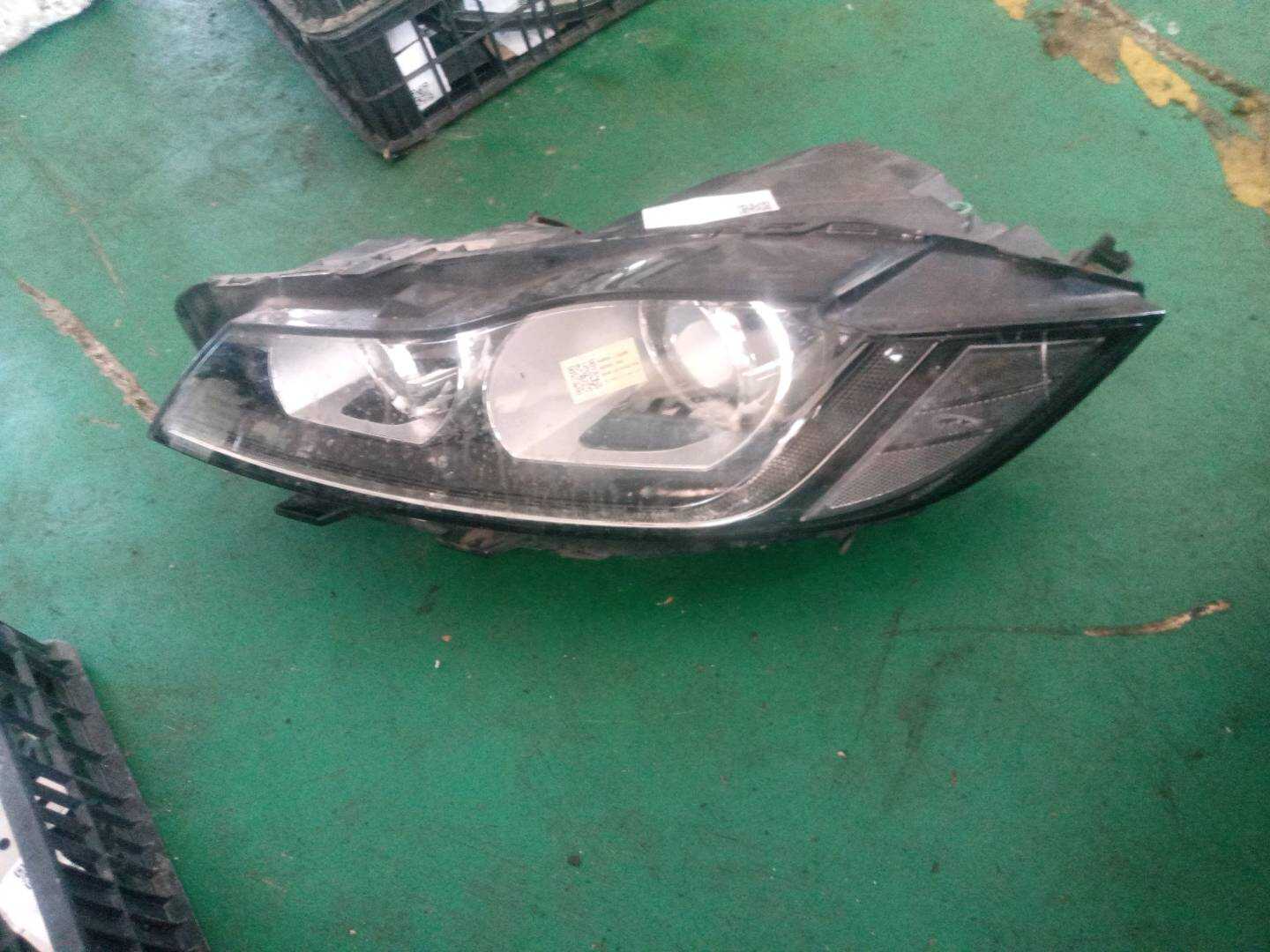 T2H35339 Front Headlight Assembly, Left