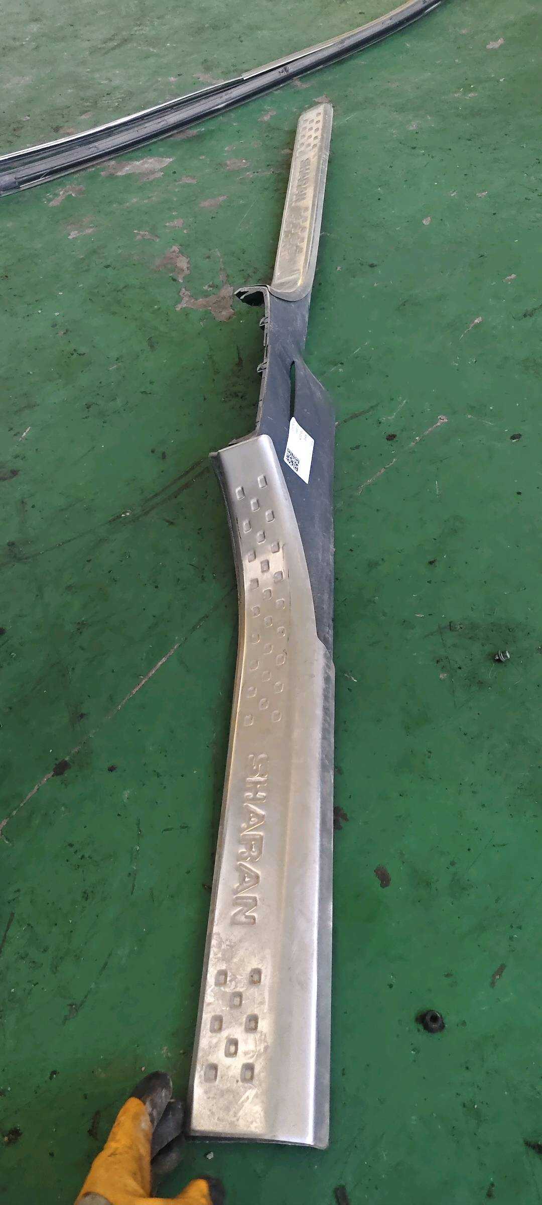 7N085337082V 侧门槛外板(右)