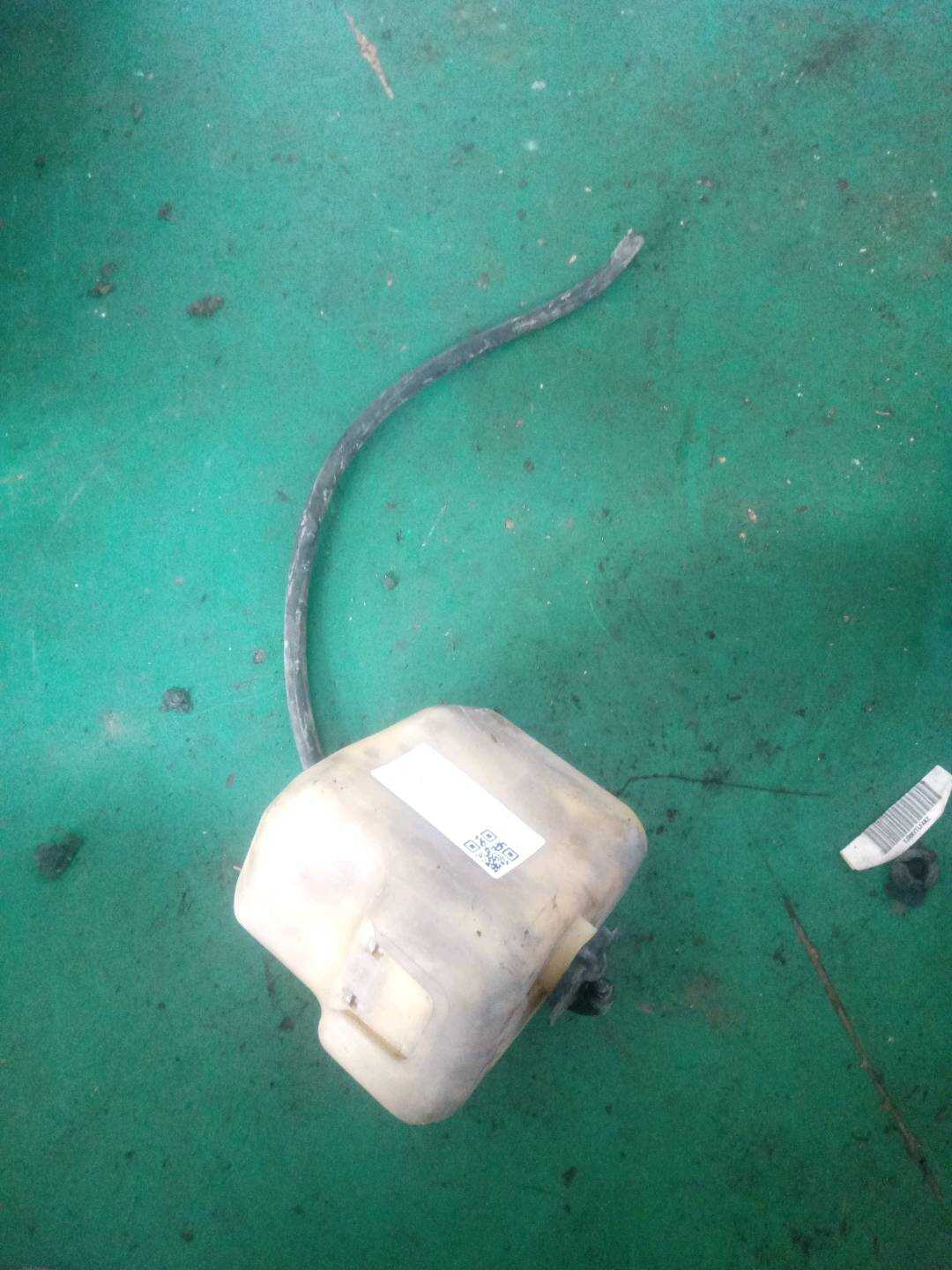 1647028060 水箱补水壶