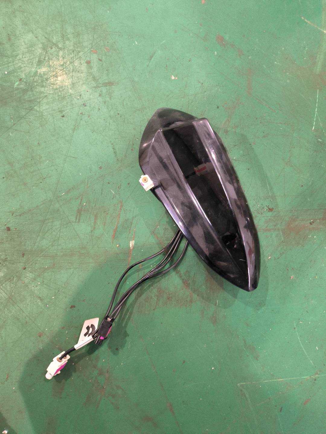P0000486AH Shark Fin Antenna