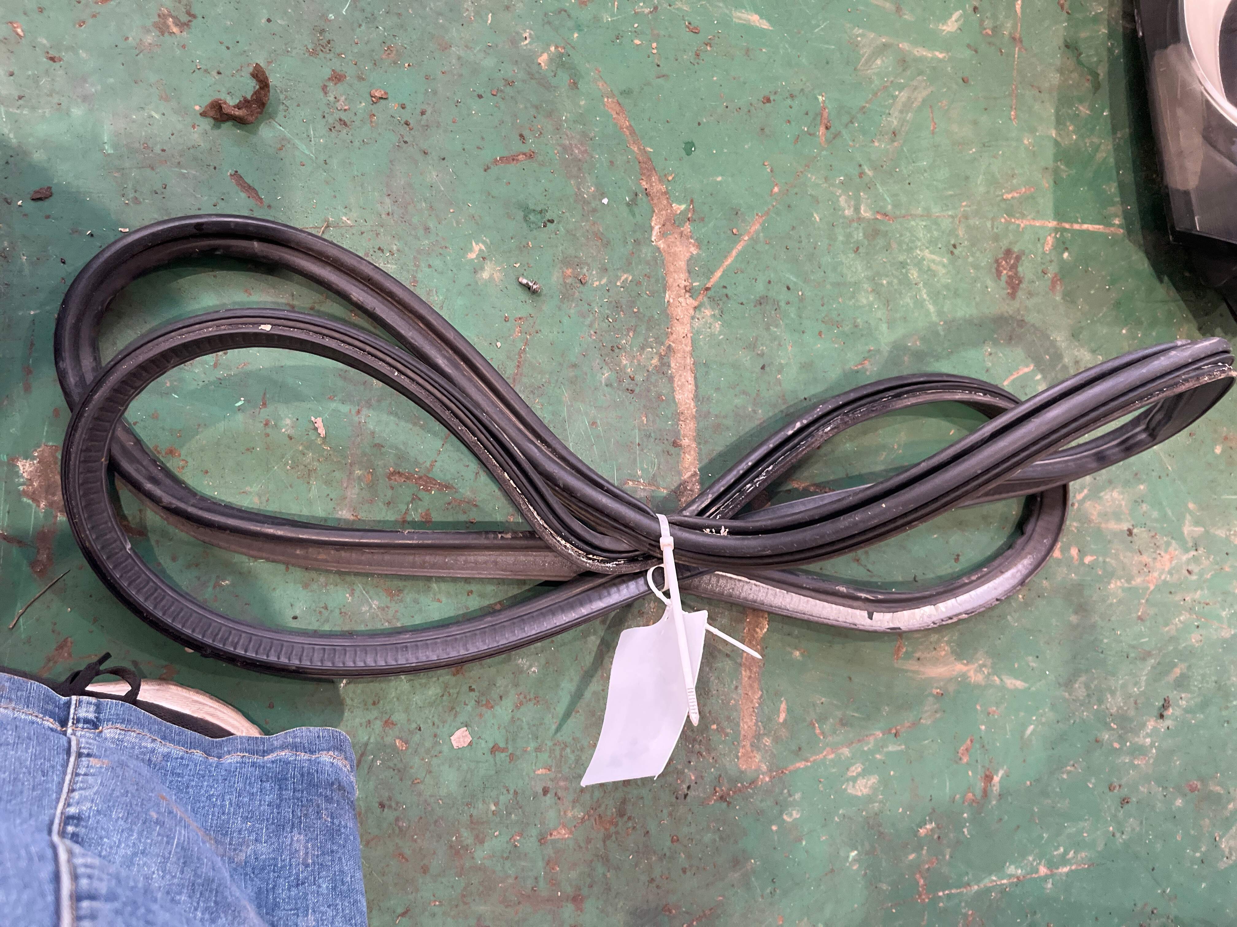 L8K5827705C Trunk Lid Seal Strip
