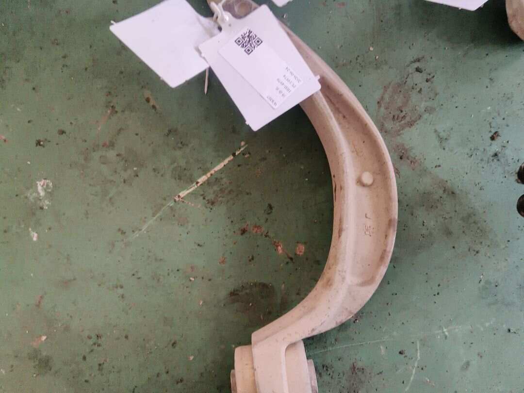 L8KD407694C 前下摆臂（右弯）
