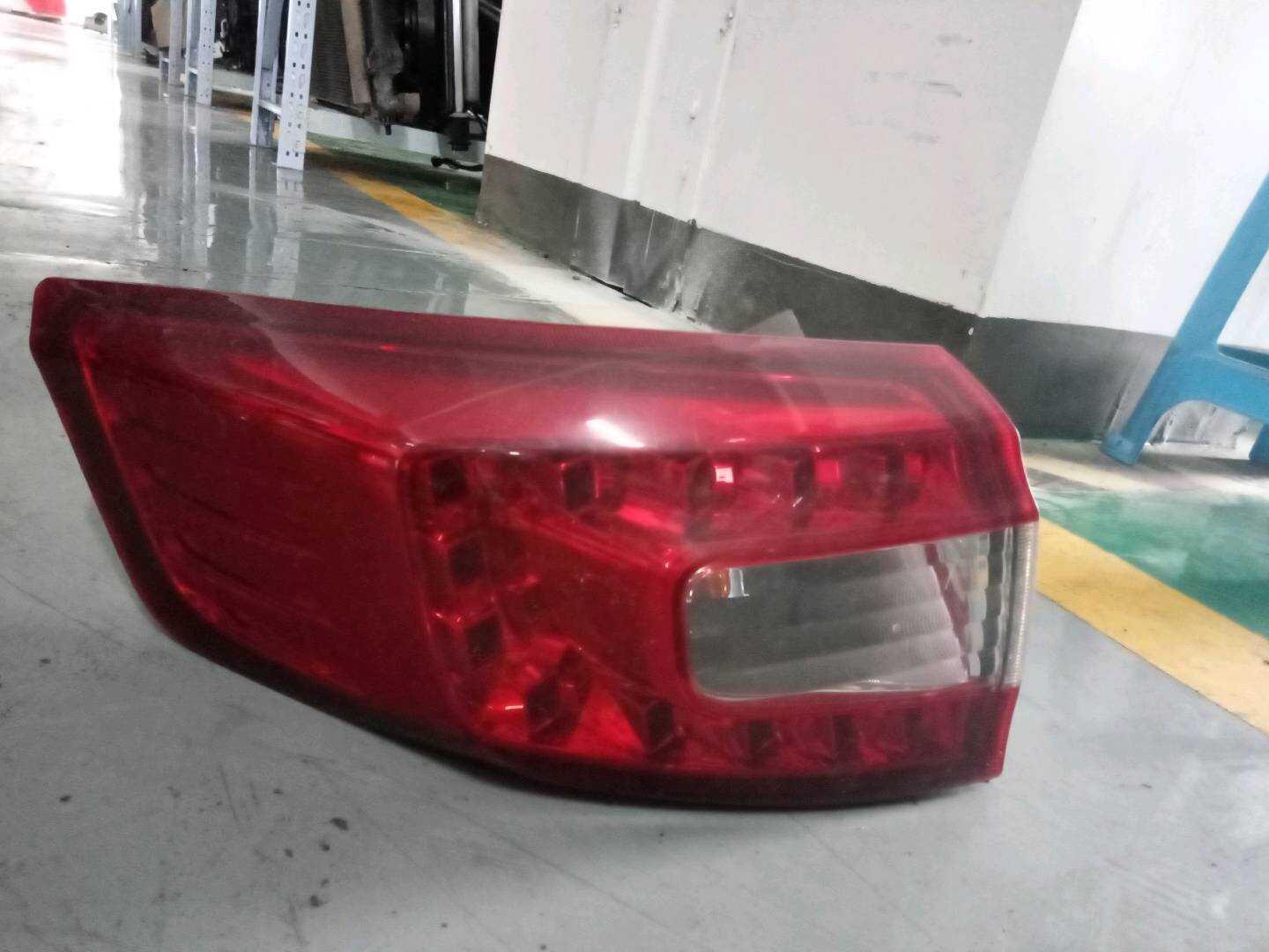 4133010HB Tail Light Assembly, Left
