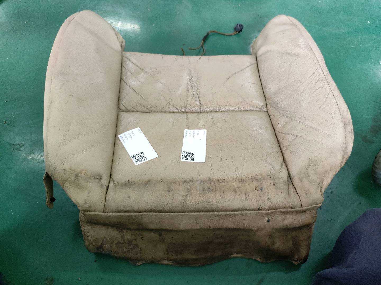 52107076640 副驾驶员座椅底座面罩