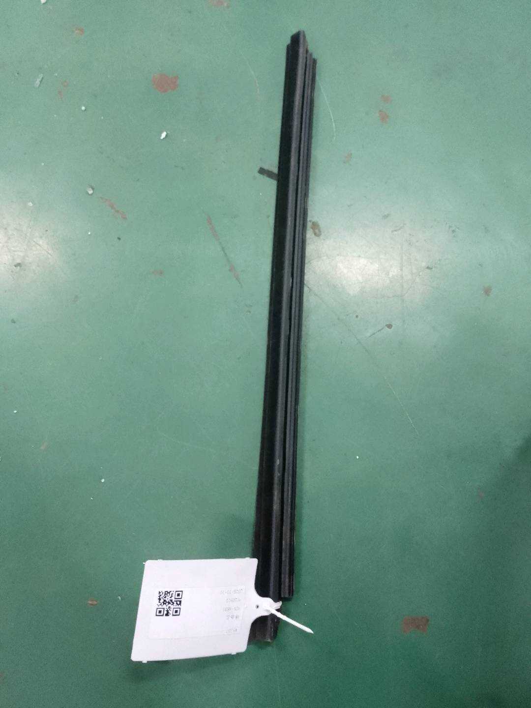 6817302290 后门玻璃压条(右内)