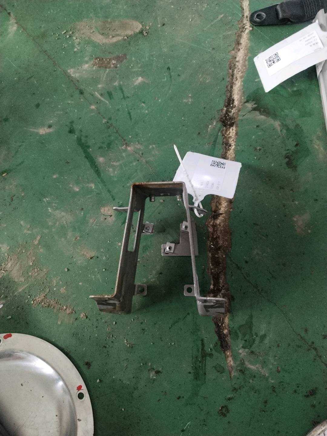 51169801479 Bracket