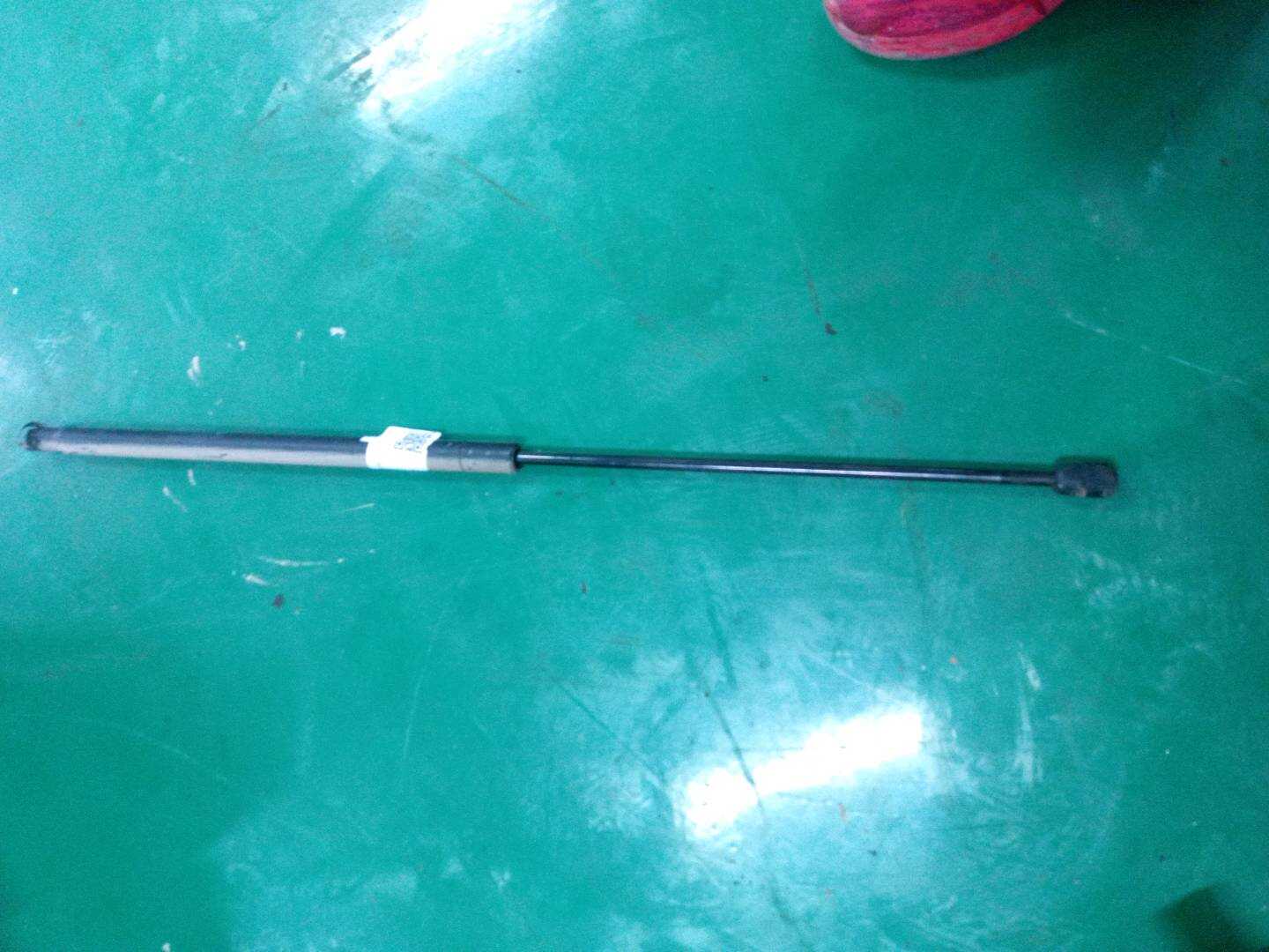 A1718800129 前机盖撑杆(左)