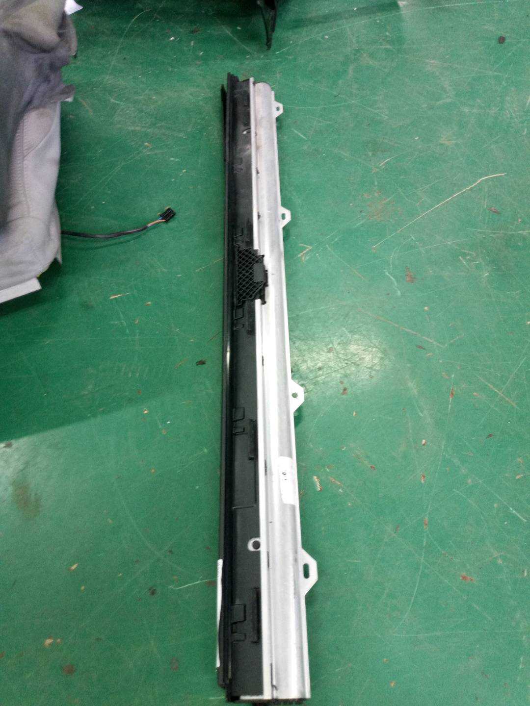 51359156527 后门遮阳帘(左)