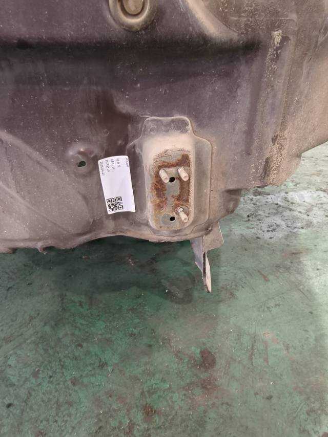 S6560111477 后防撞梁右支架