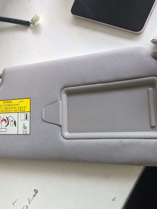 6015526200420 右遮阳板