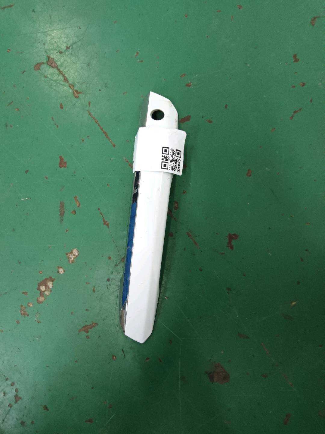 8WD837239 Front Door Outer Handle Molding, Left