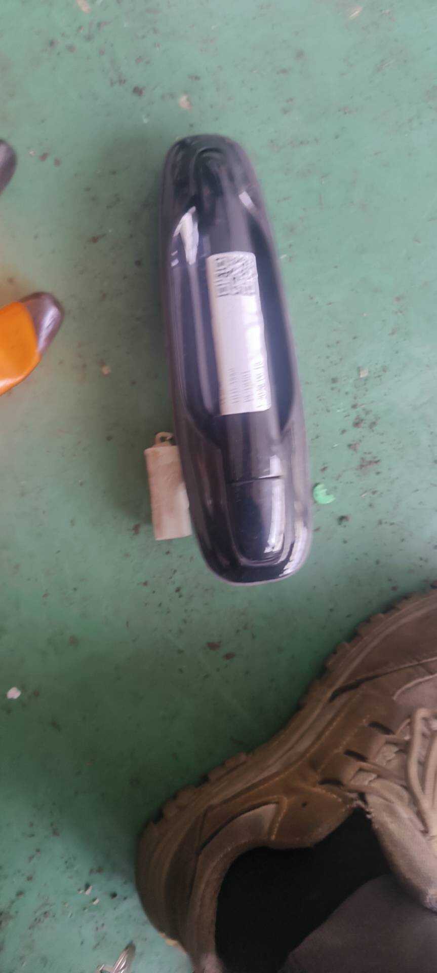 90800424 前门外拉手(右)