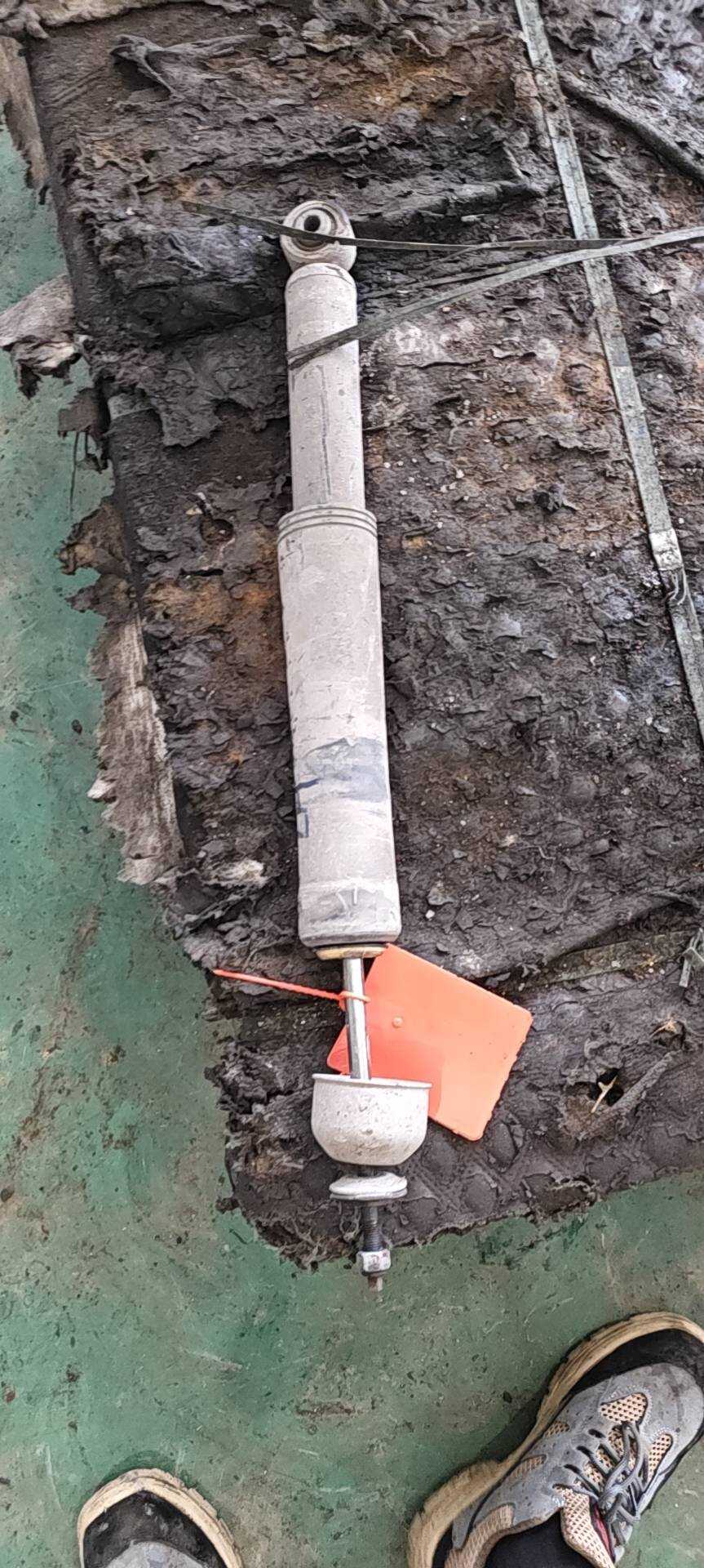 562105MA1B 后减震器芯