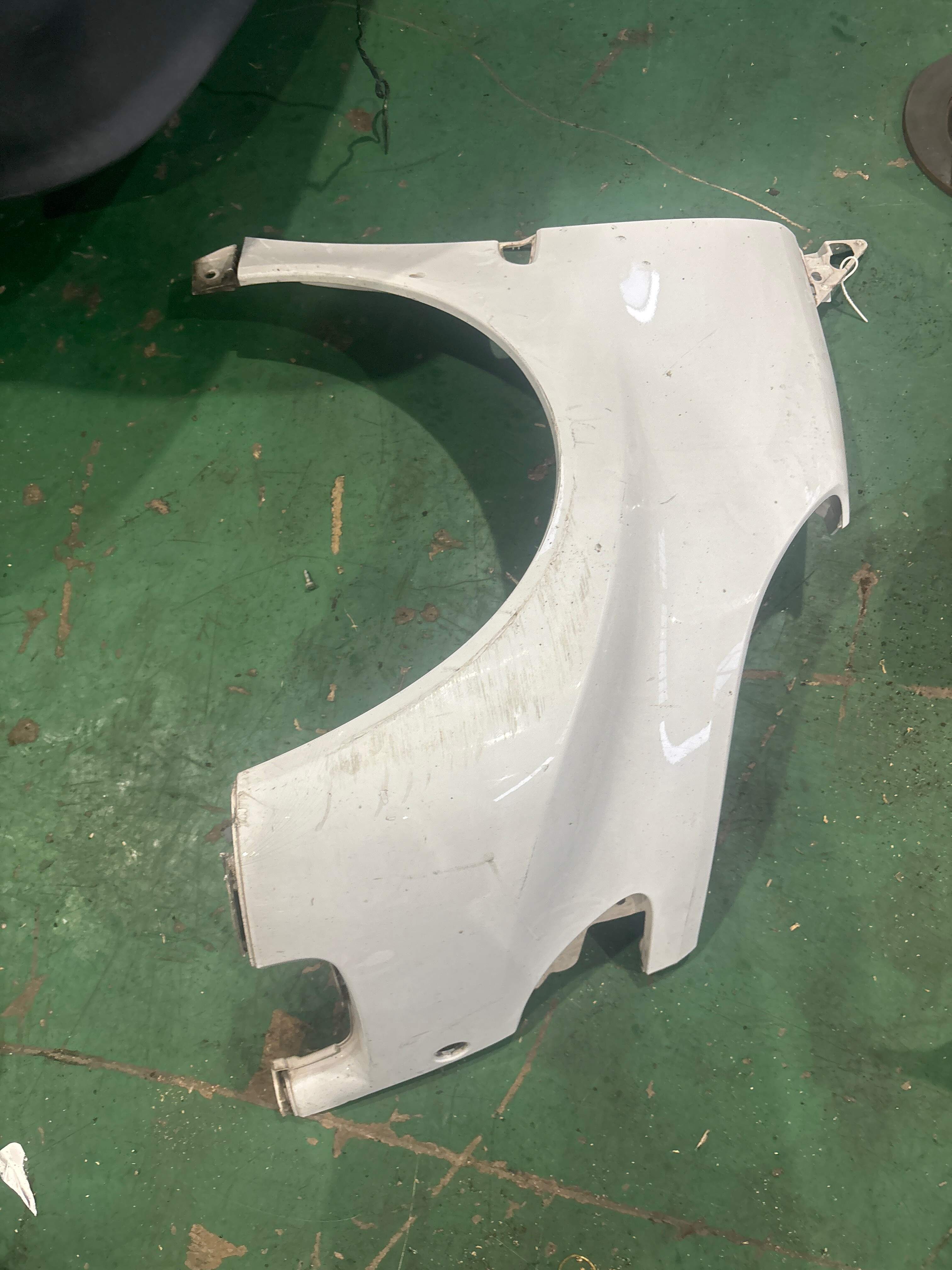A4518810201CA8L 前叶子板（右）