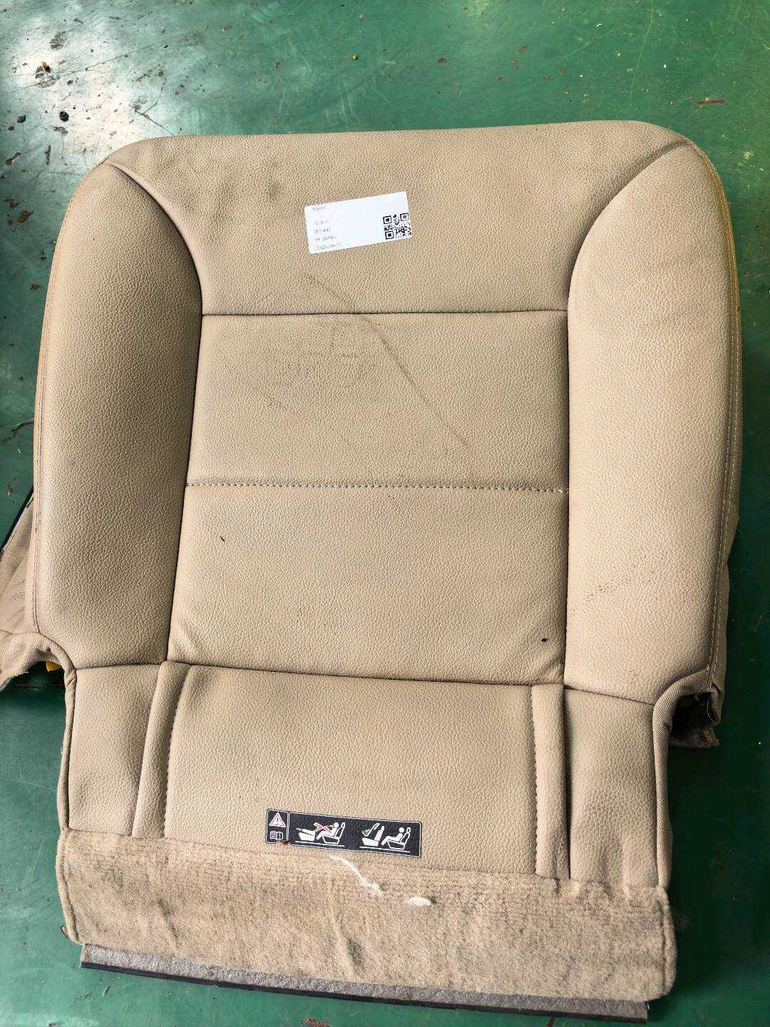 A2519200016 后座椅靠背软垫(右)