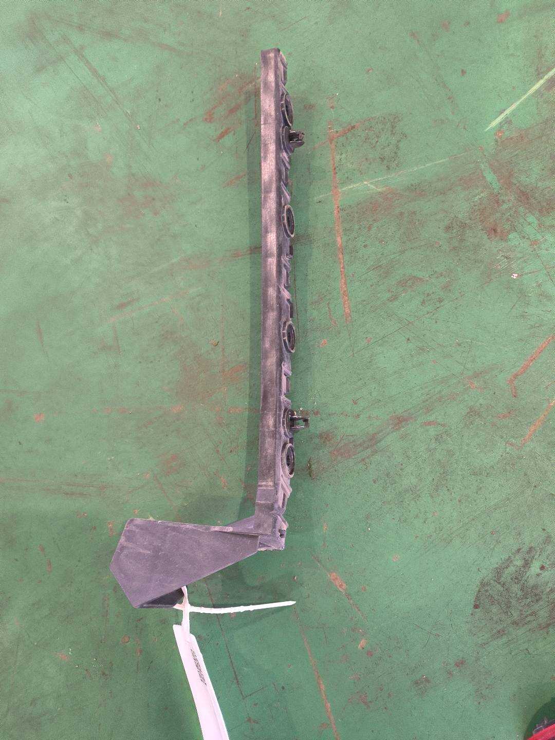 P0008992AG 后保险杠支架总成 - 右