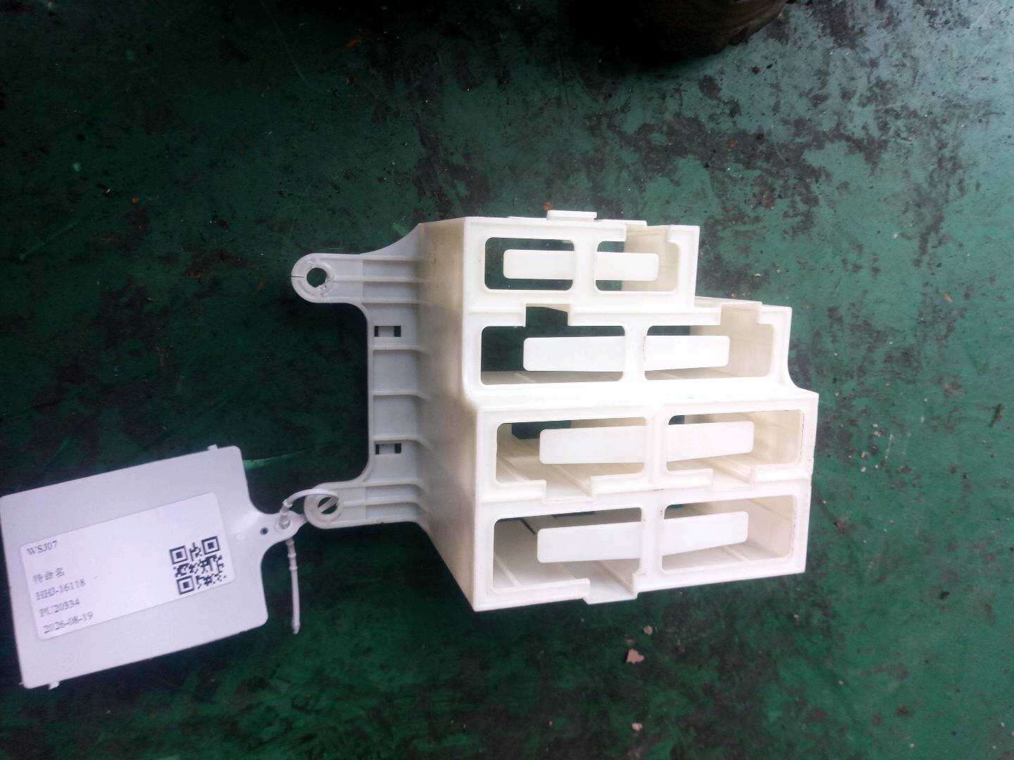 61359296975 行李箱装置架
