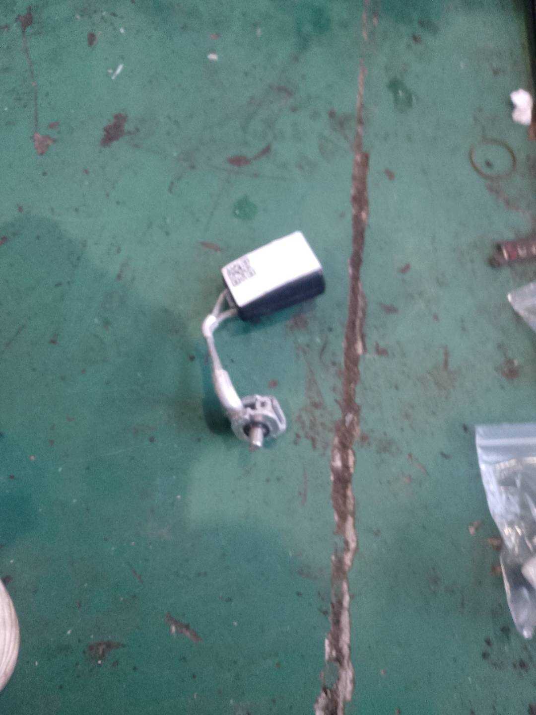 72117243274 Rear Seat Belt Buckle, Right
