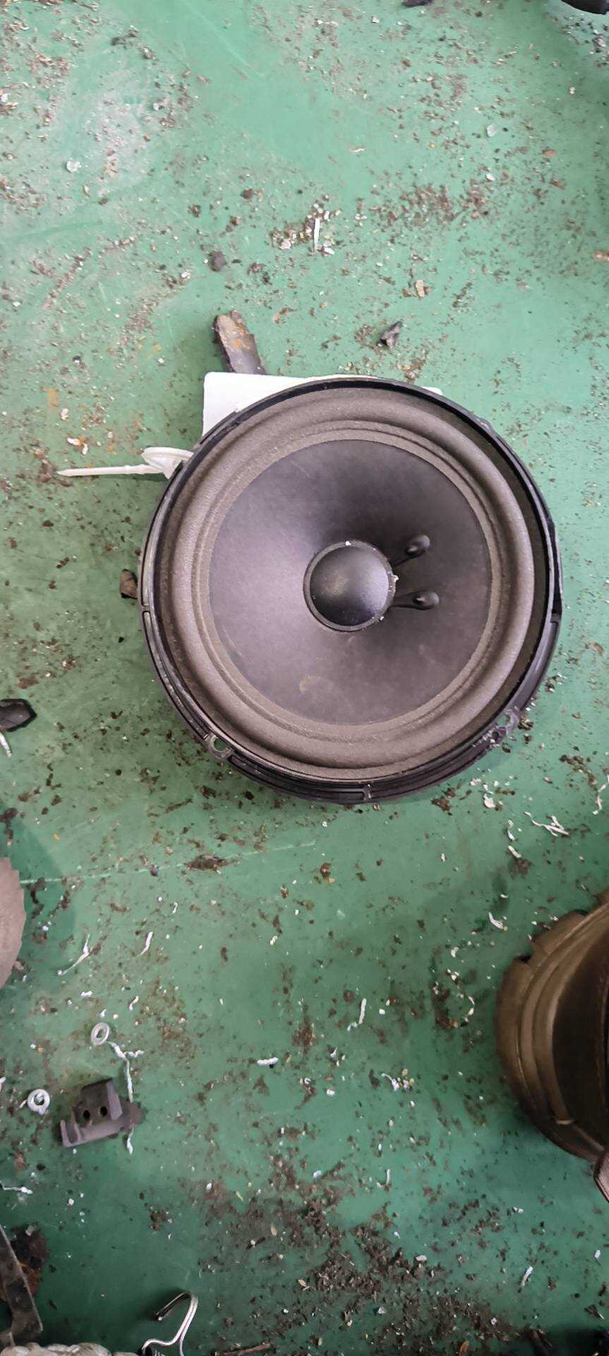 L3CD035453A 后门低音扬声器(右)
