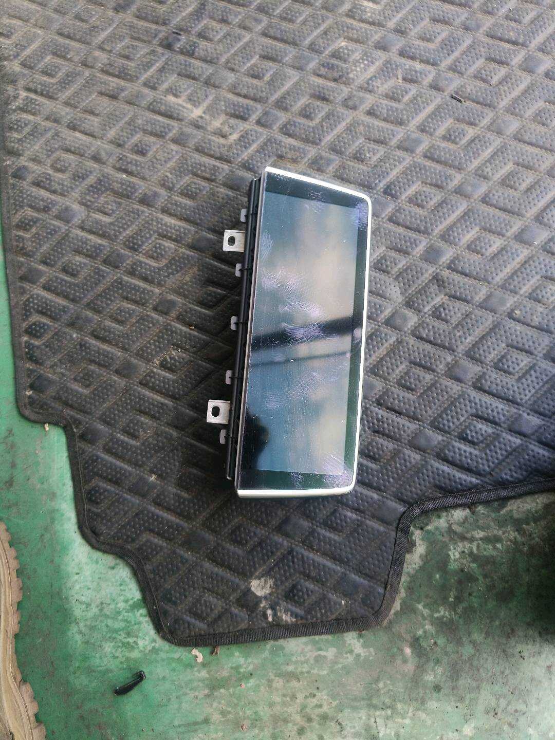 65509294912 仪表台中央显示器