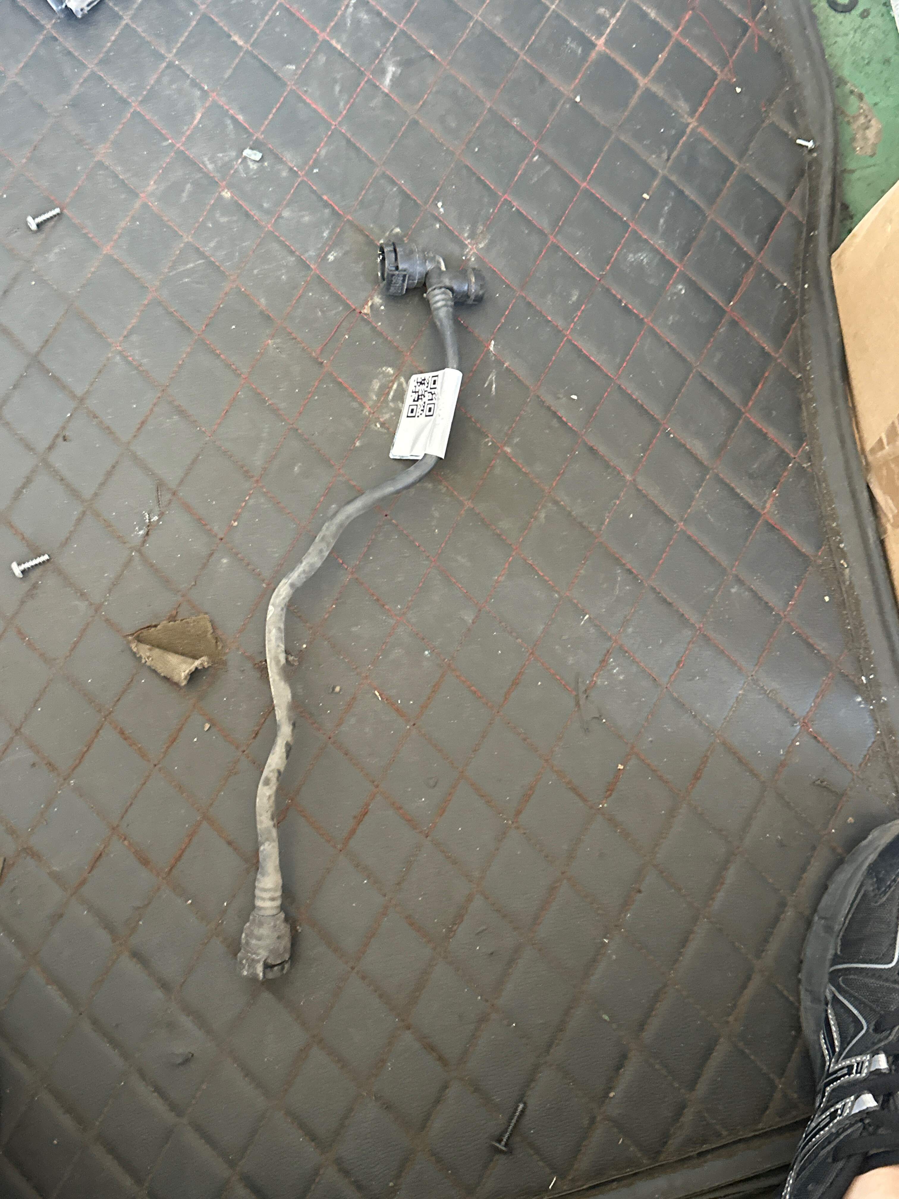 17127617366 Coolant Reservoir Hose (to Radiator)