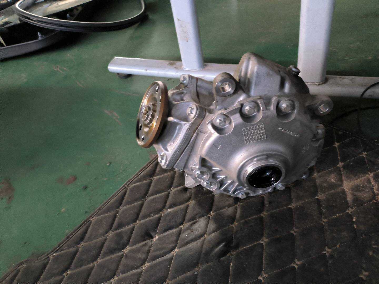 A2213308201 前桥差速器