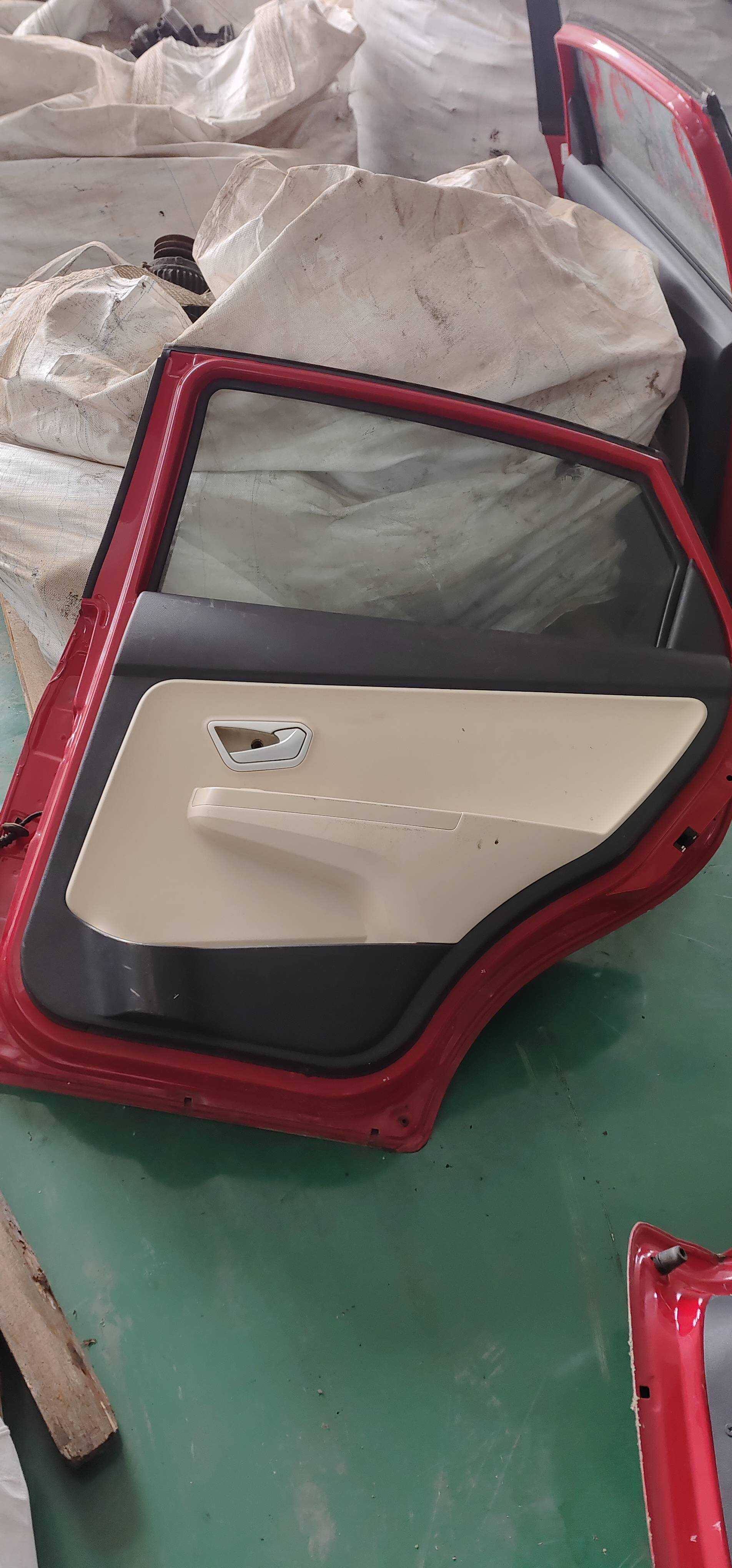 509001493AADYJ Rear Door Shell, Right