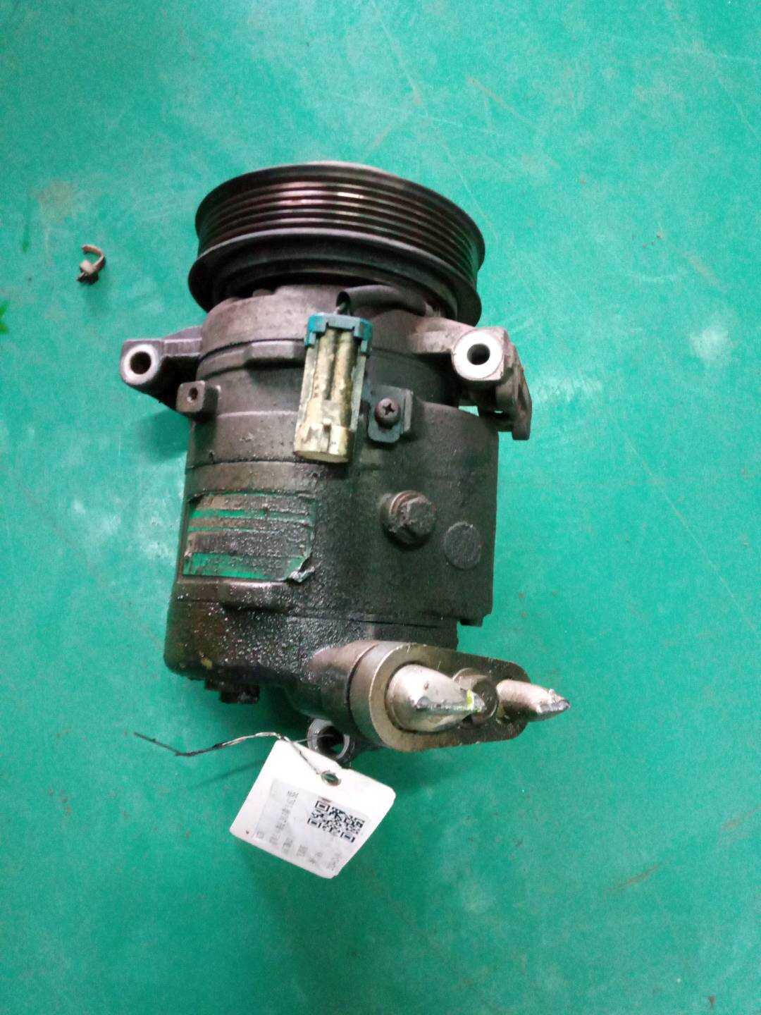 9046540 A/C Compressor