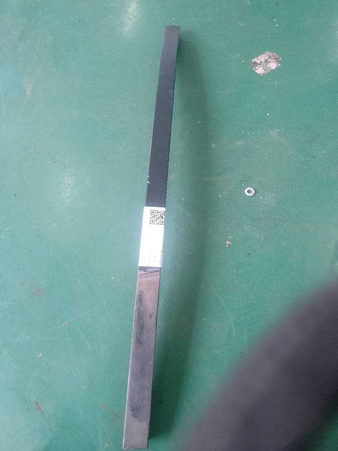 51357289655 后门窗框外饰板（左中）