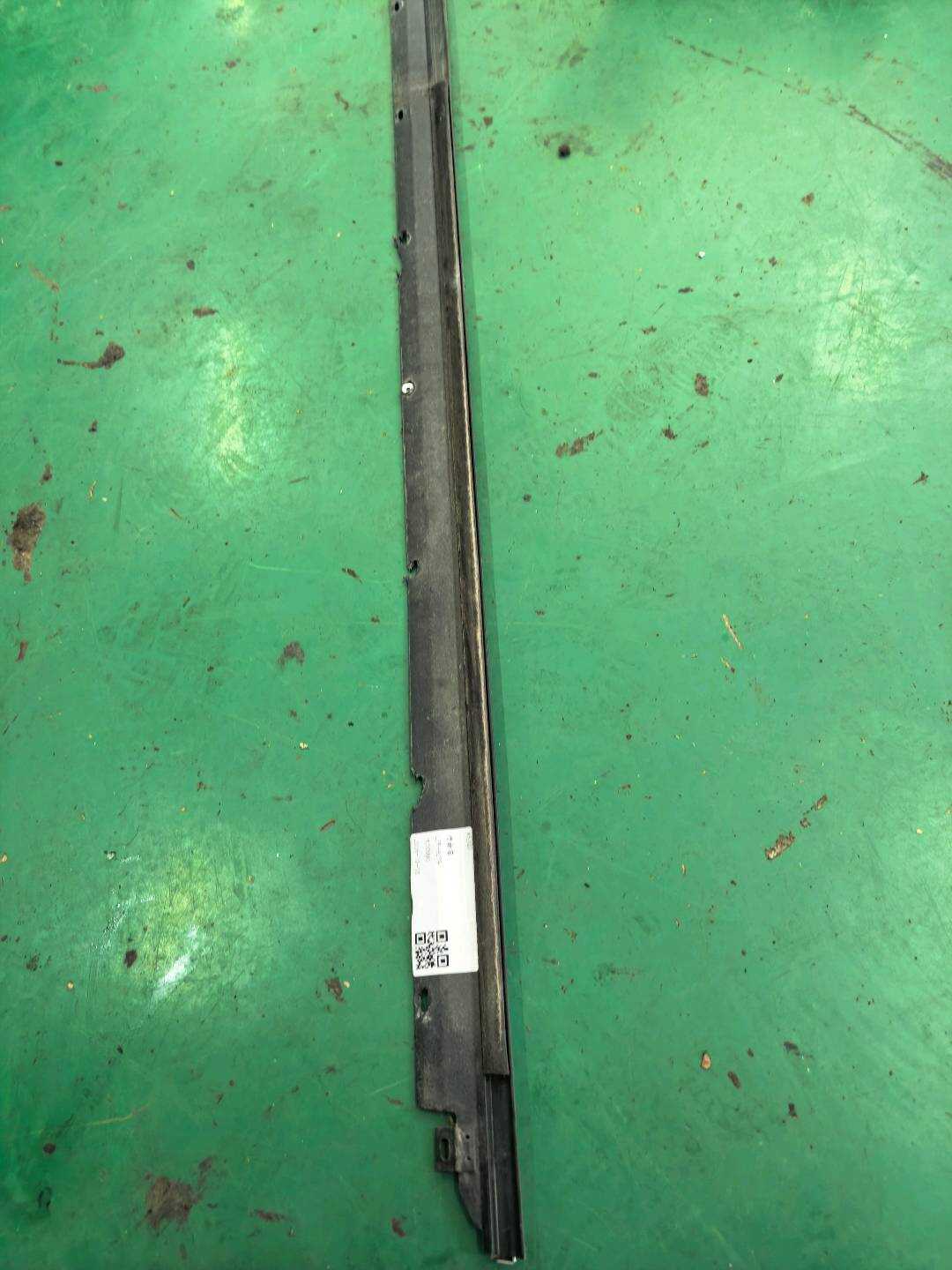4B0853284J Front Door Window Molding (Right Outer)