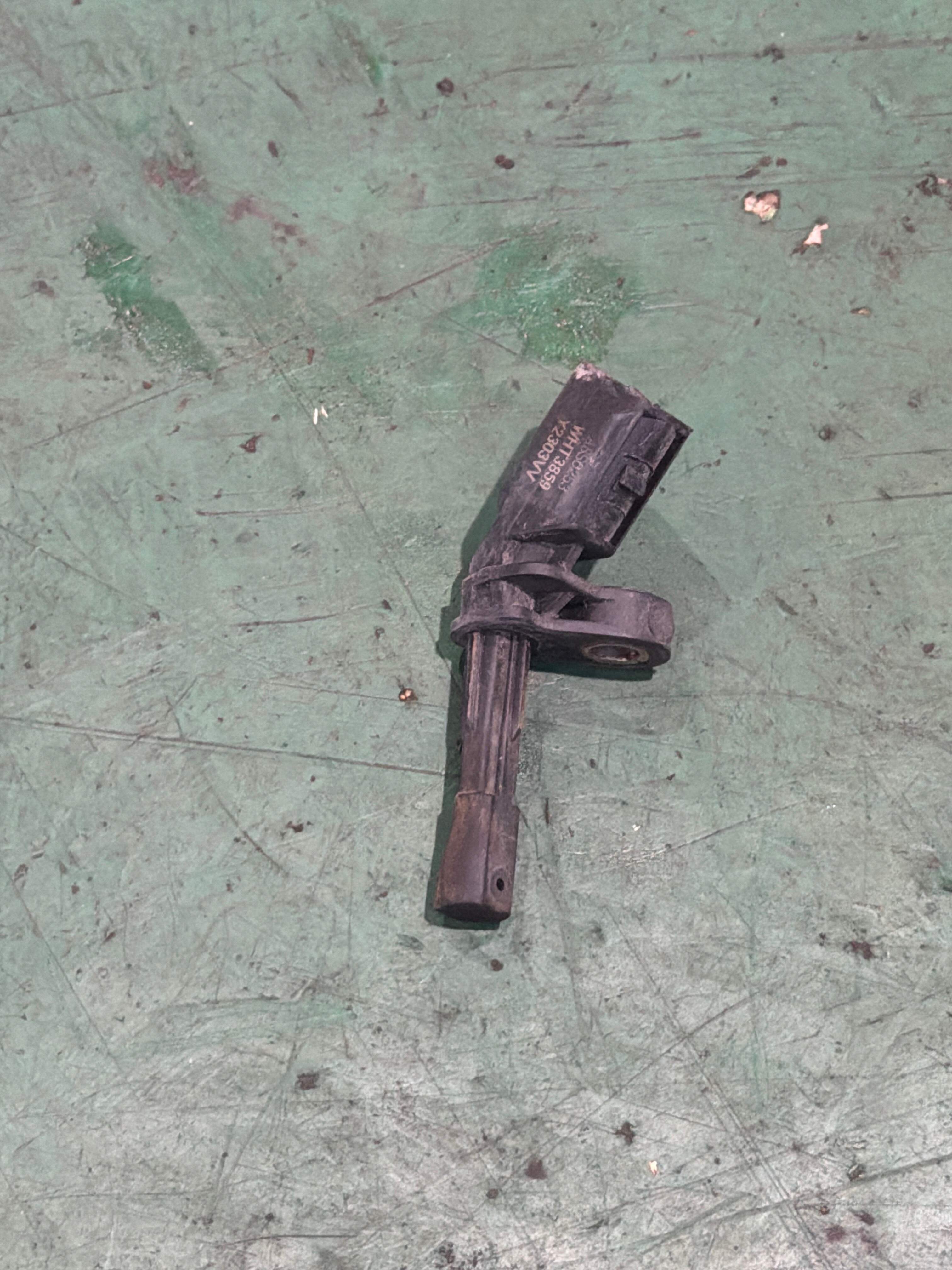 LWHT003859 ABS后轮传感器(左)
