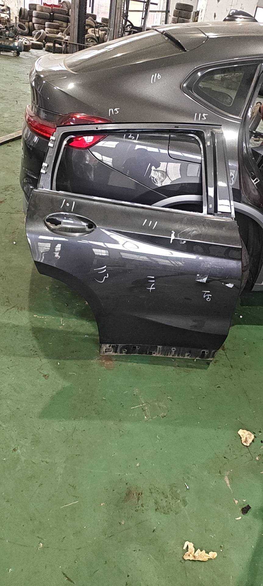 41517478344 后门壳（右）