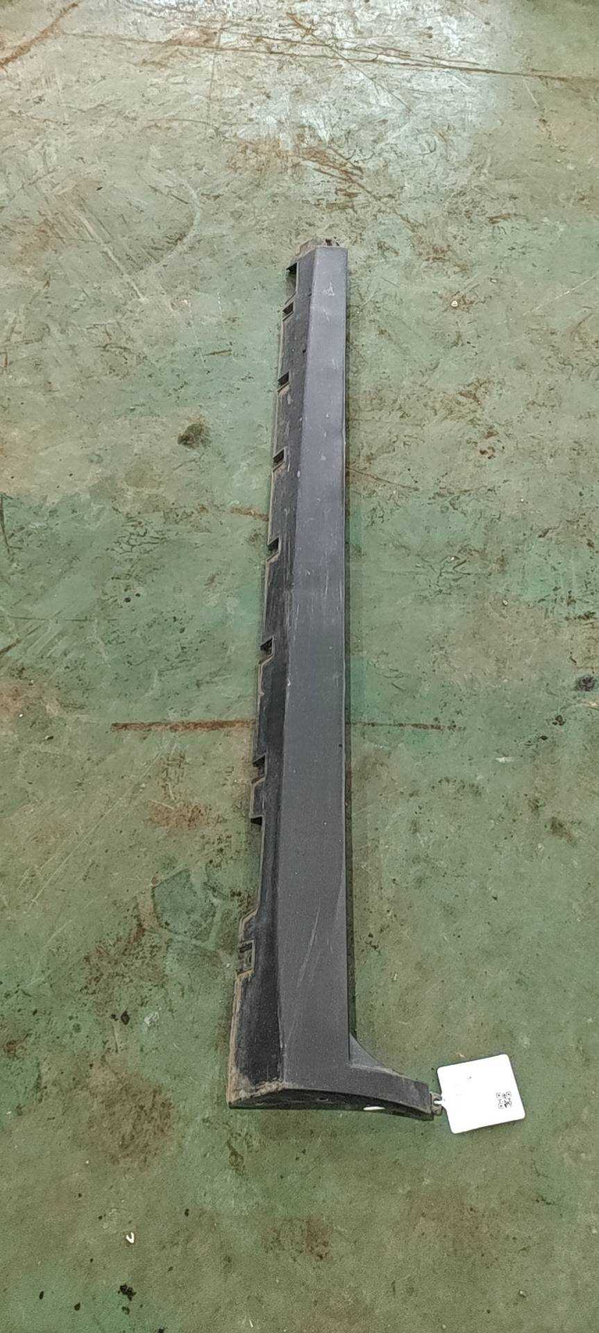 1018056046 Left Outer Sill Lower Trim Panel Assembly