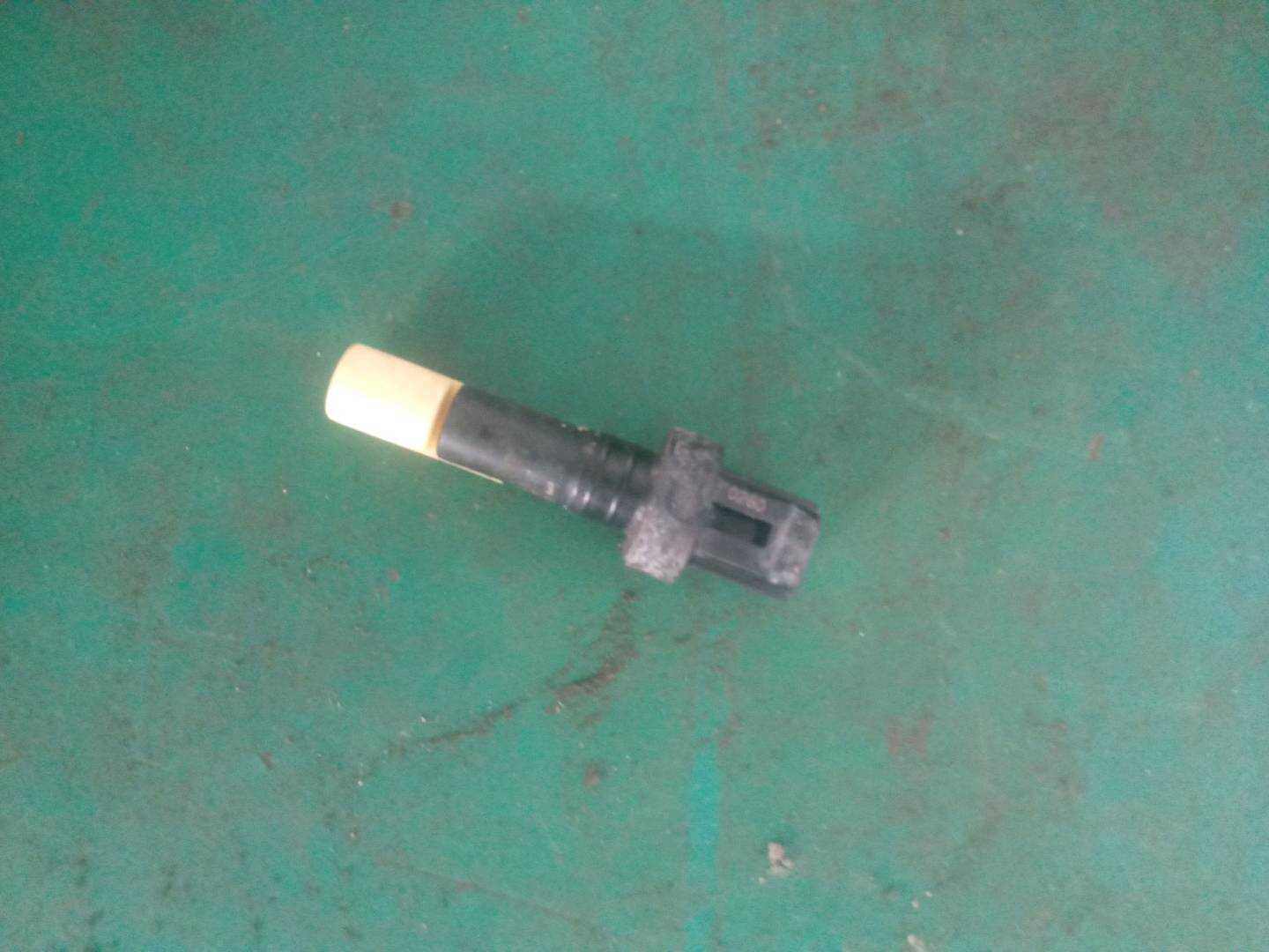 C2S4061 前风挡雨刮洗涤器液位传感器