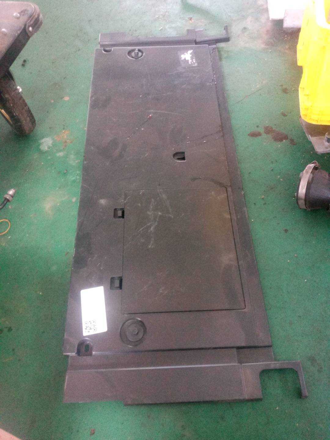 8T8863373 嵌入轨