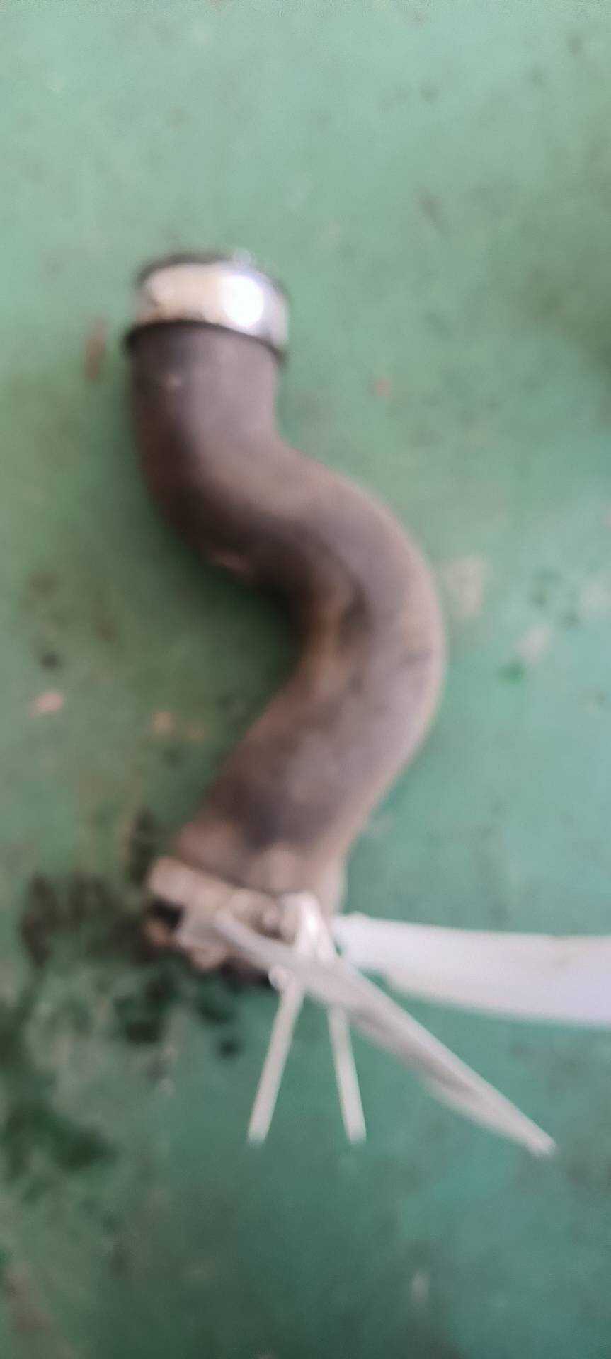 06J145718 软管
