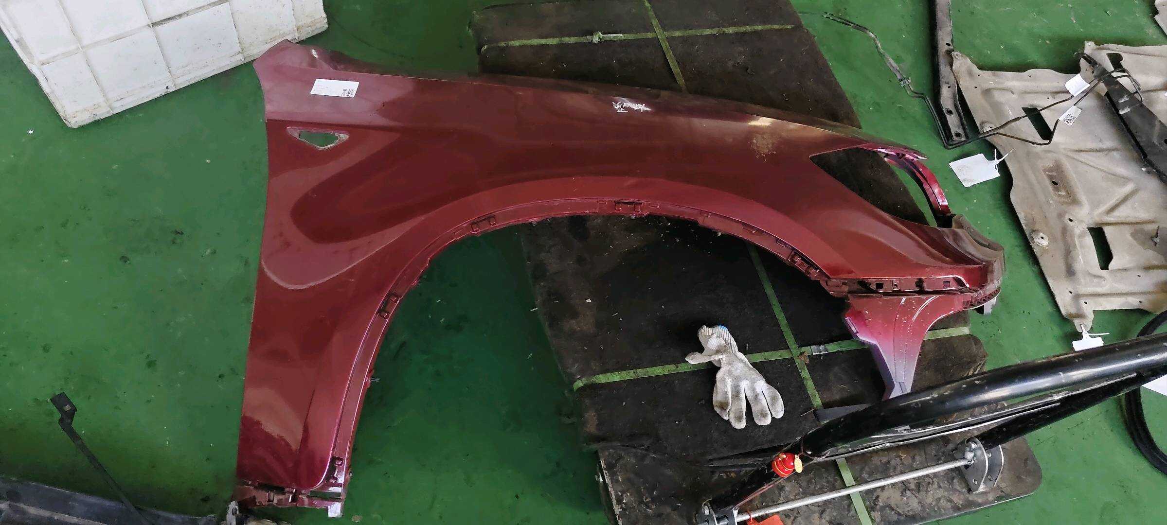 51657052424 前叶子板(右)