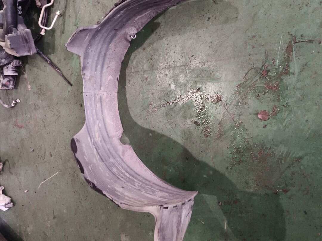 868124V000 前叶子板内衬（右）