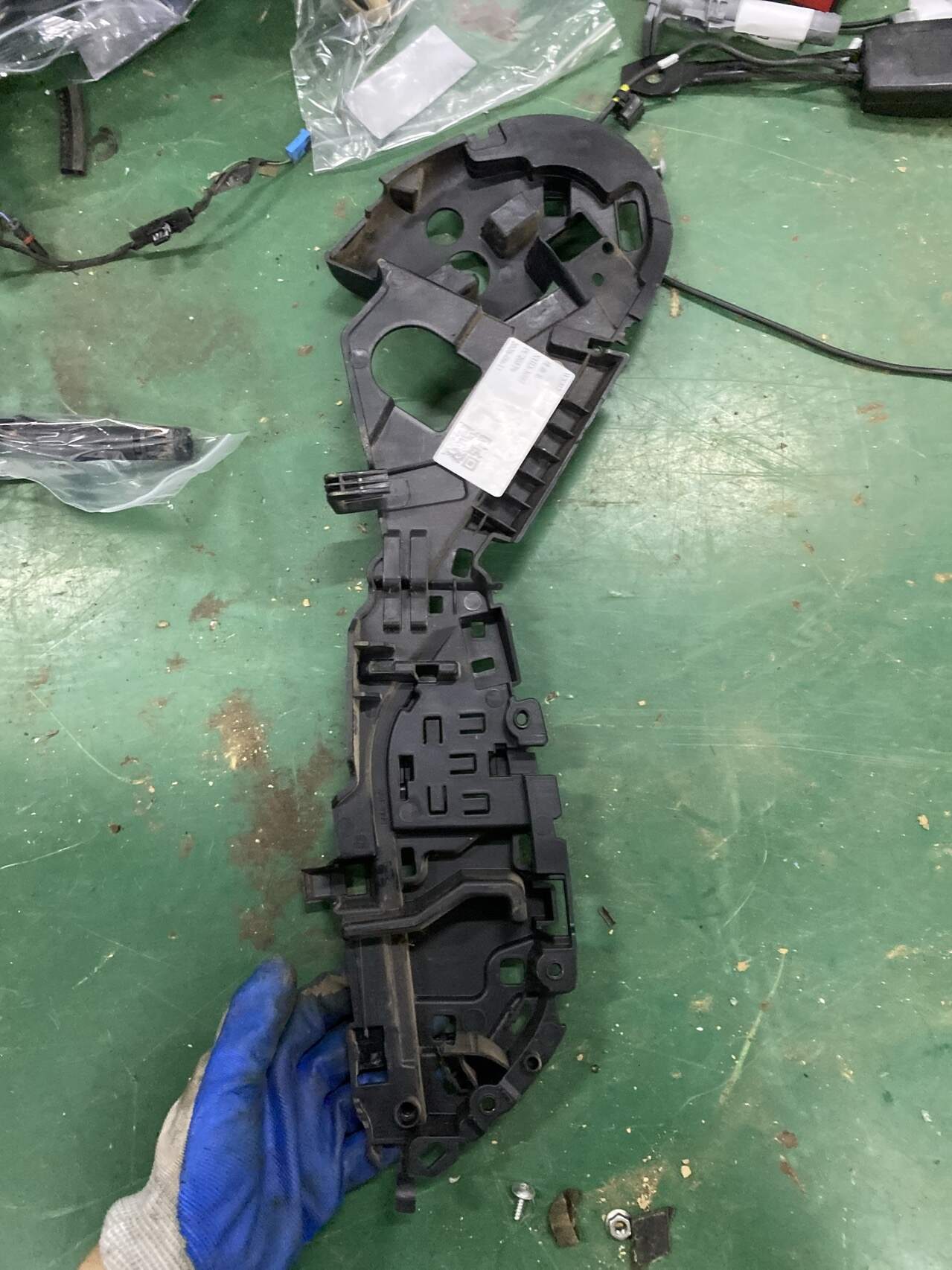 A16691017049051 Driver Seat Side Trim Panel, Right