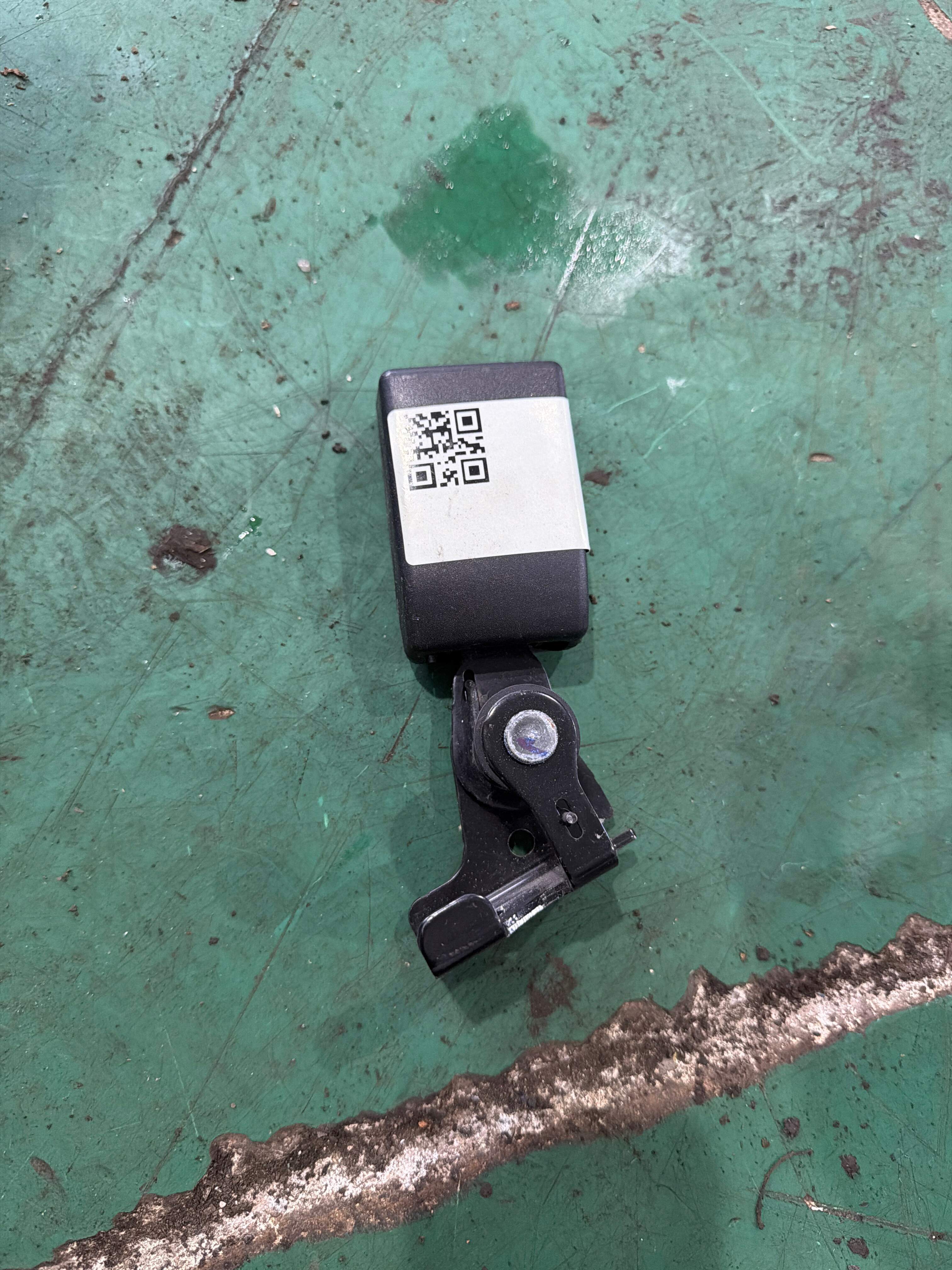 A17686001699051 后座椅安全带扣(左)