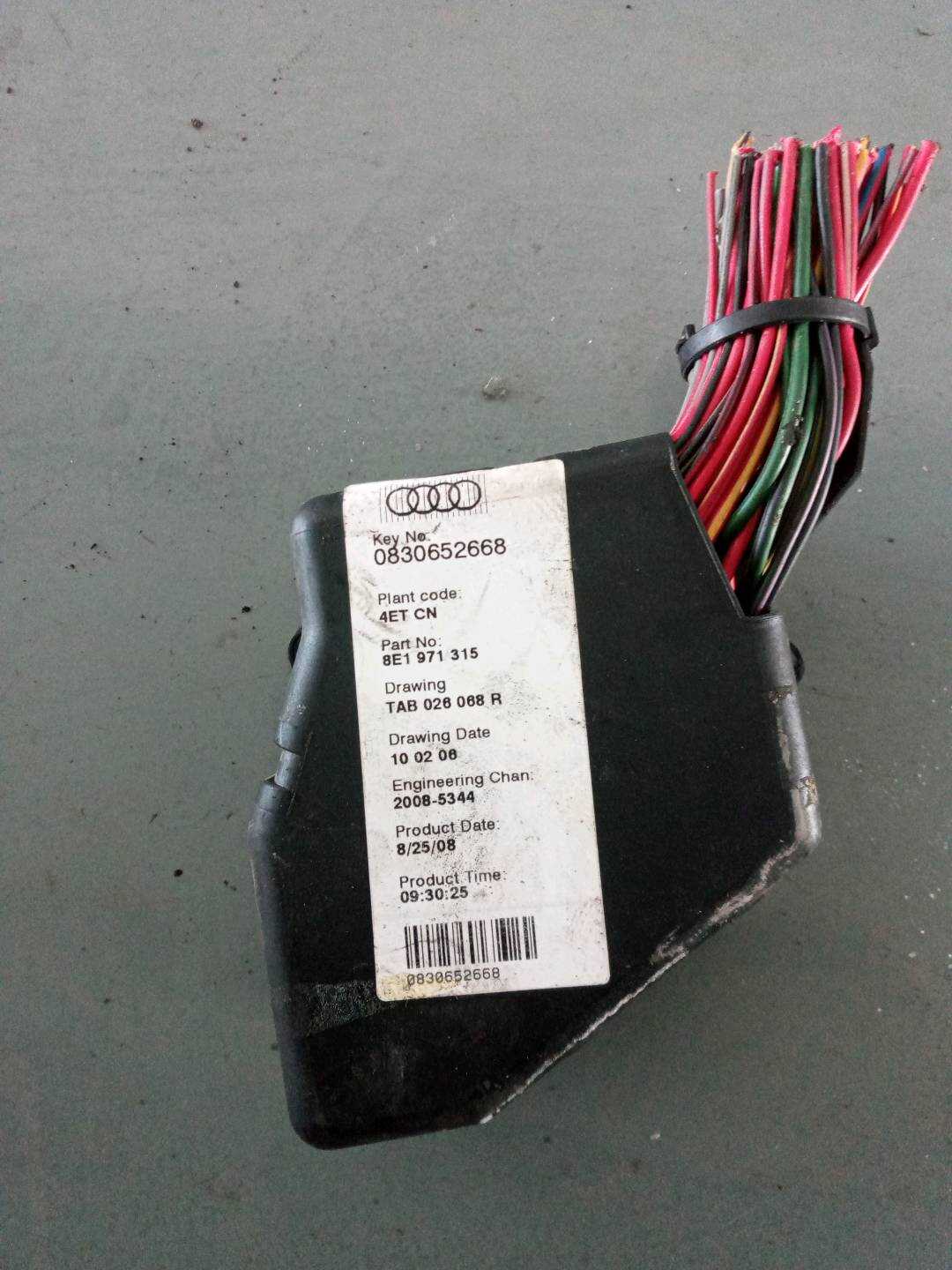 8E1937503 Engine Fuse Box