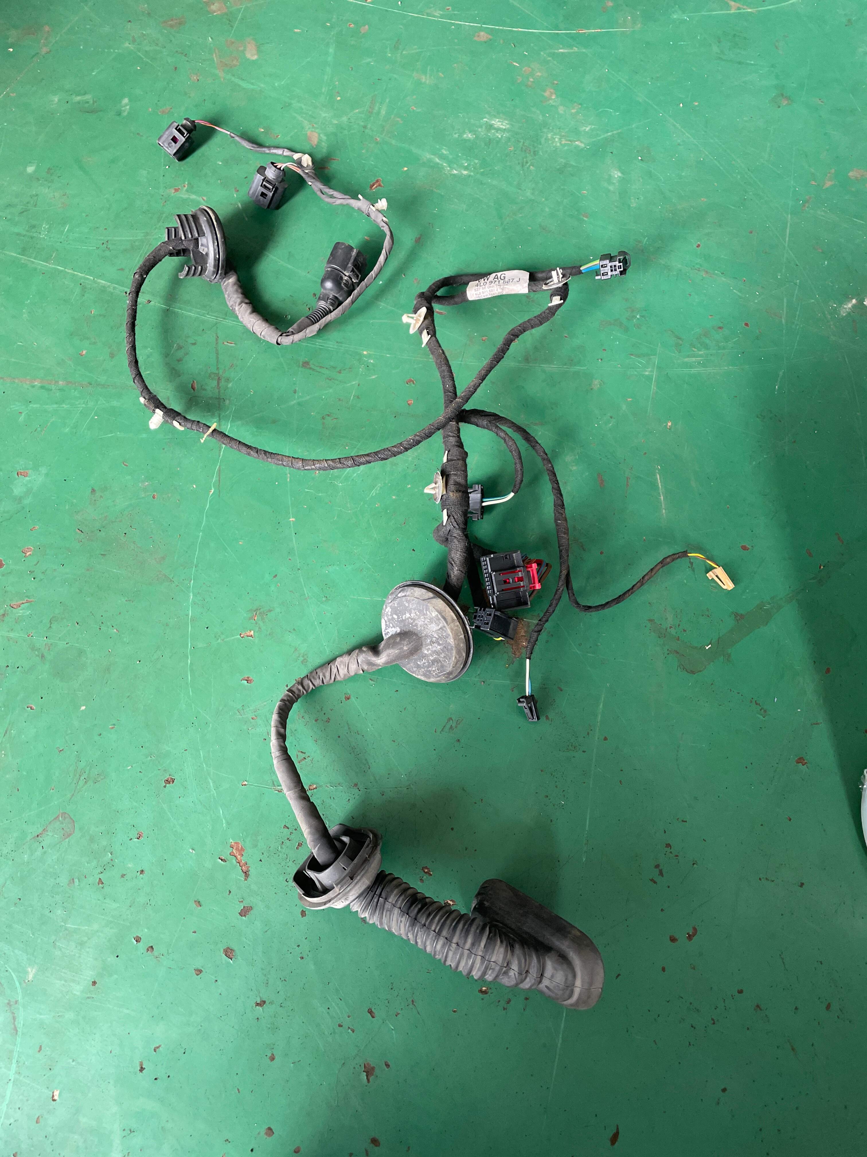 4L0971687J 后门线束(右)