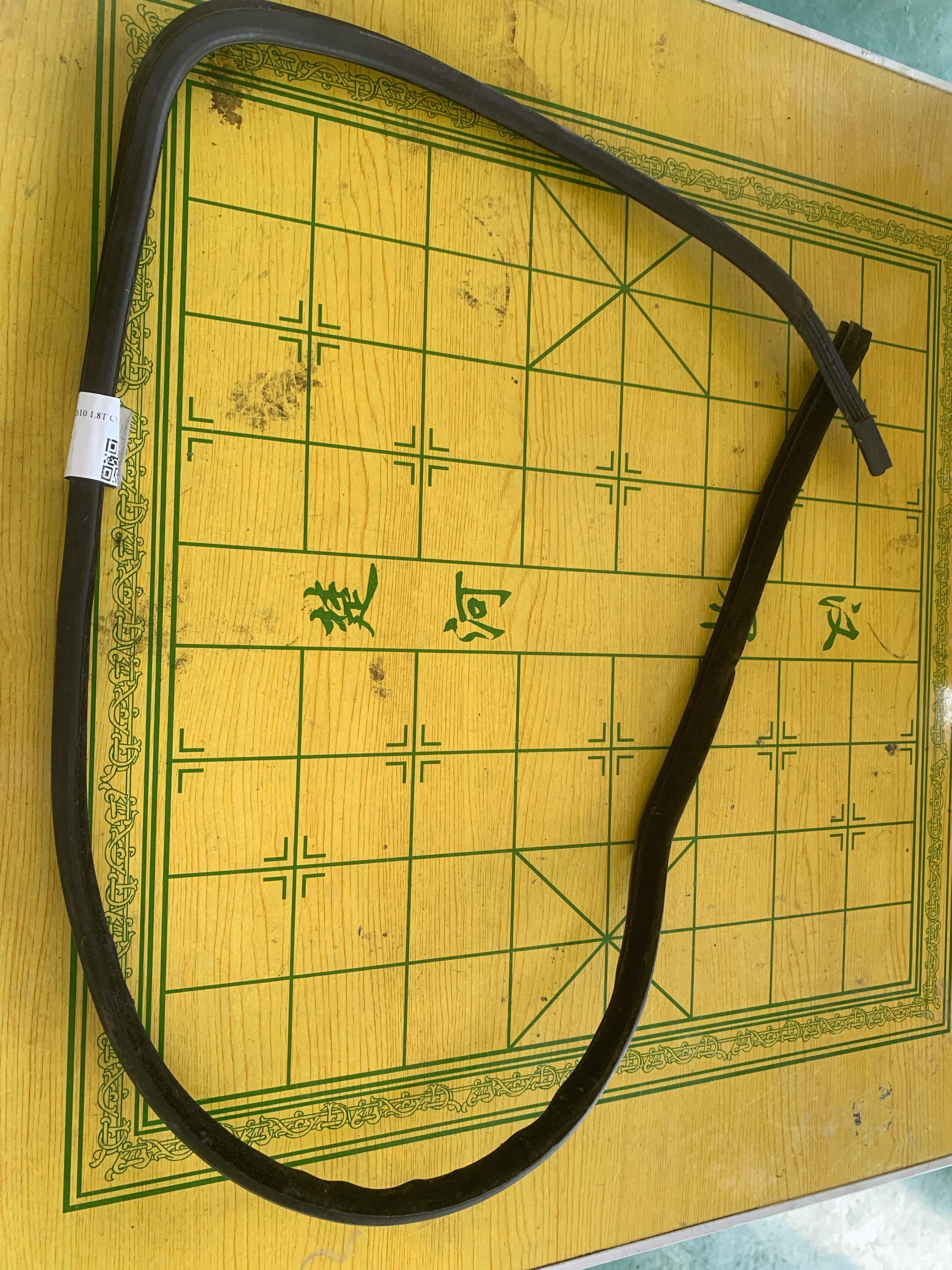 3B0837432CB41 前门玻璃绒槽（右）