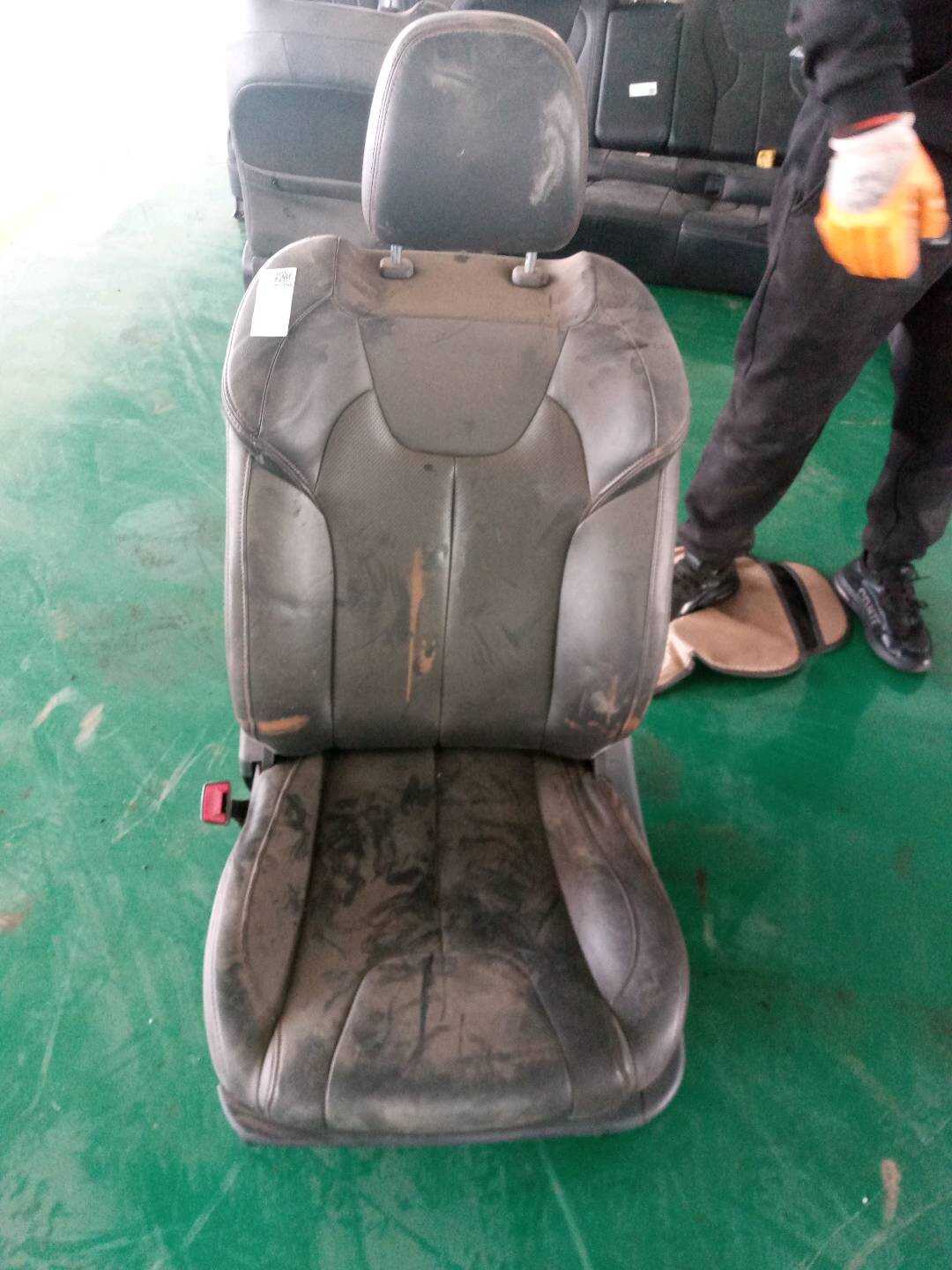 1118277100 驾驶员座椅总成
