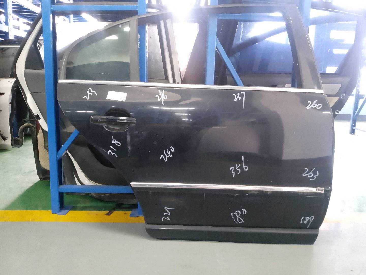 3BD833052L 后门壳(右)