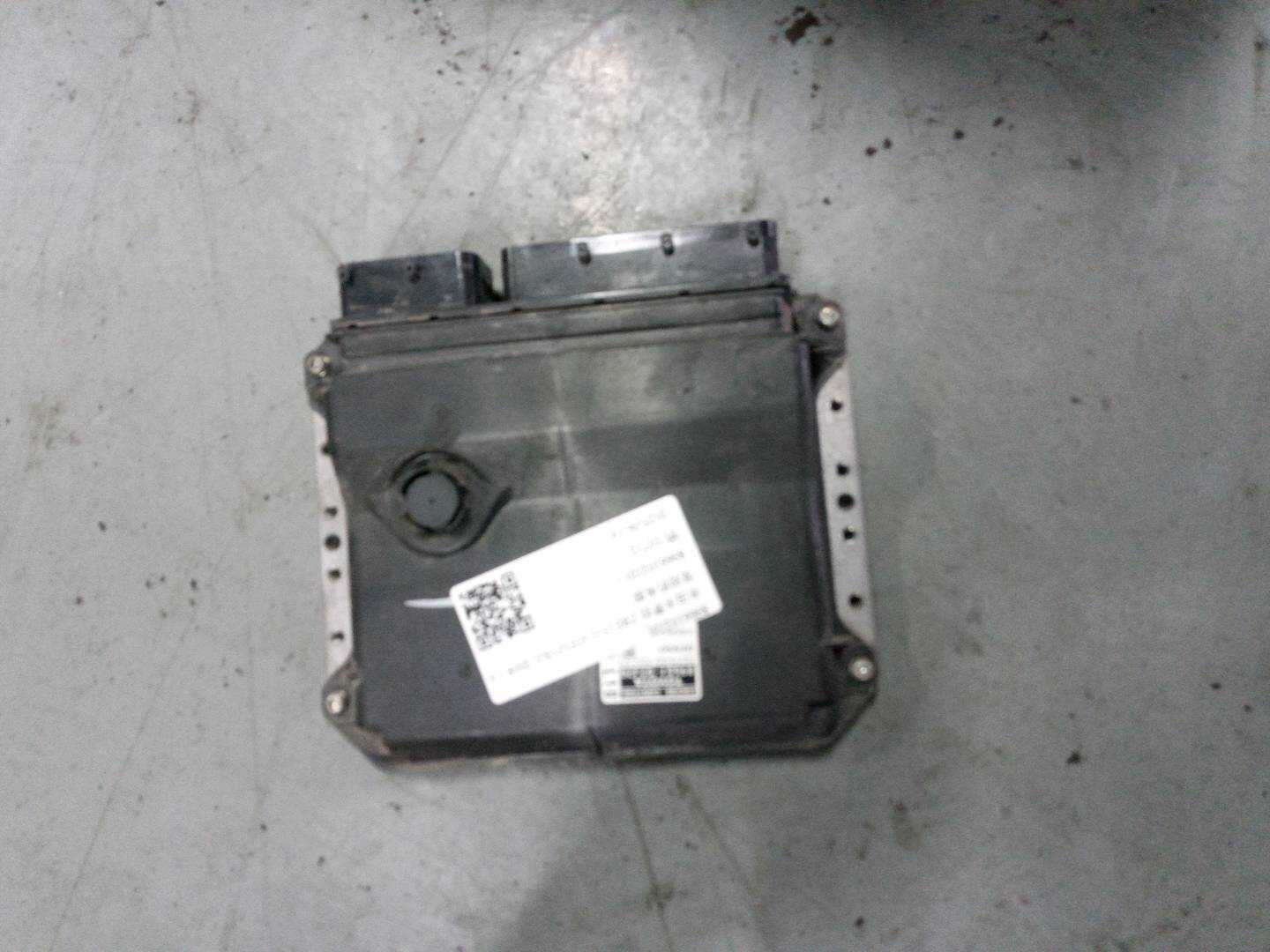 8966102J20 发动机电脑