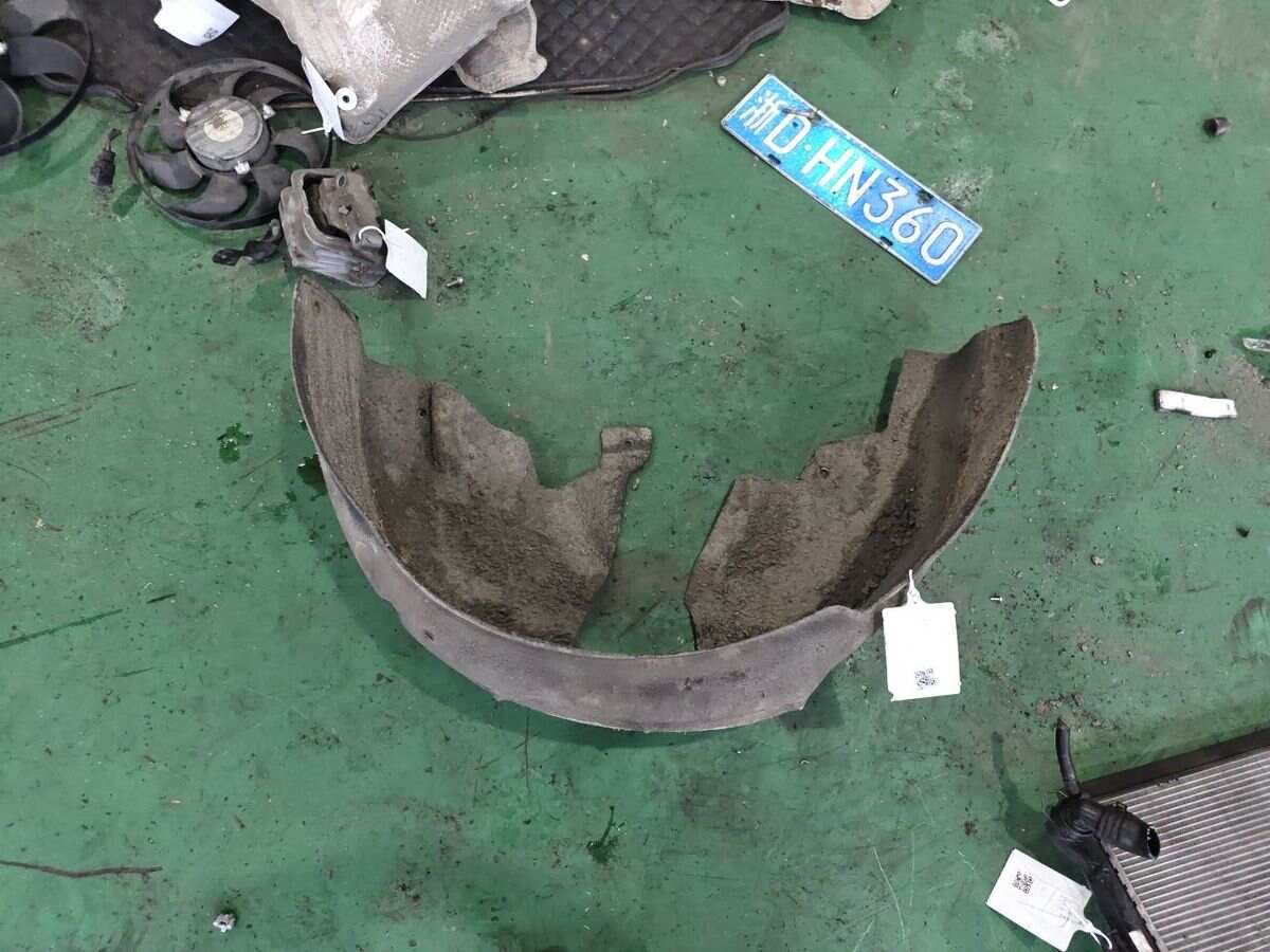 1K5810971A Rear Fender Liner, Left