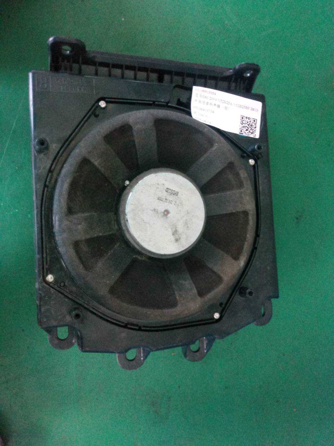 65136919354 中央低音扬声器(右)